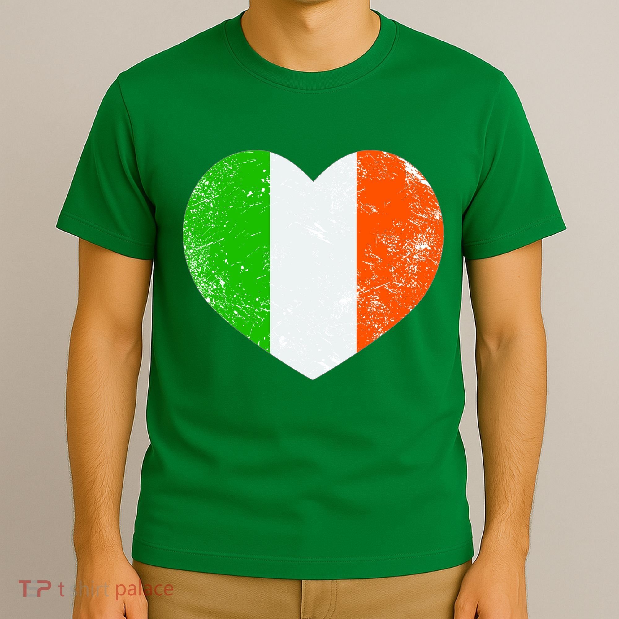 Ireland heart retro flag - St Patricks Day T-Shirt