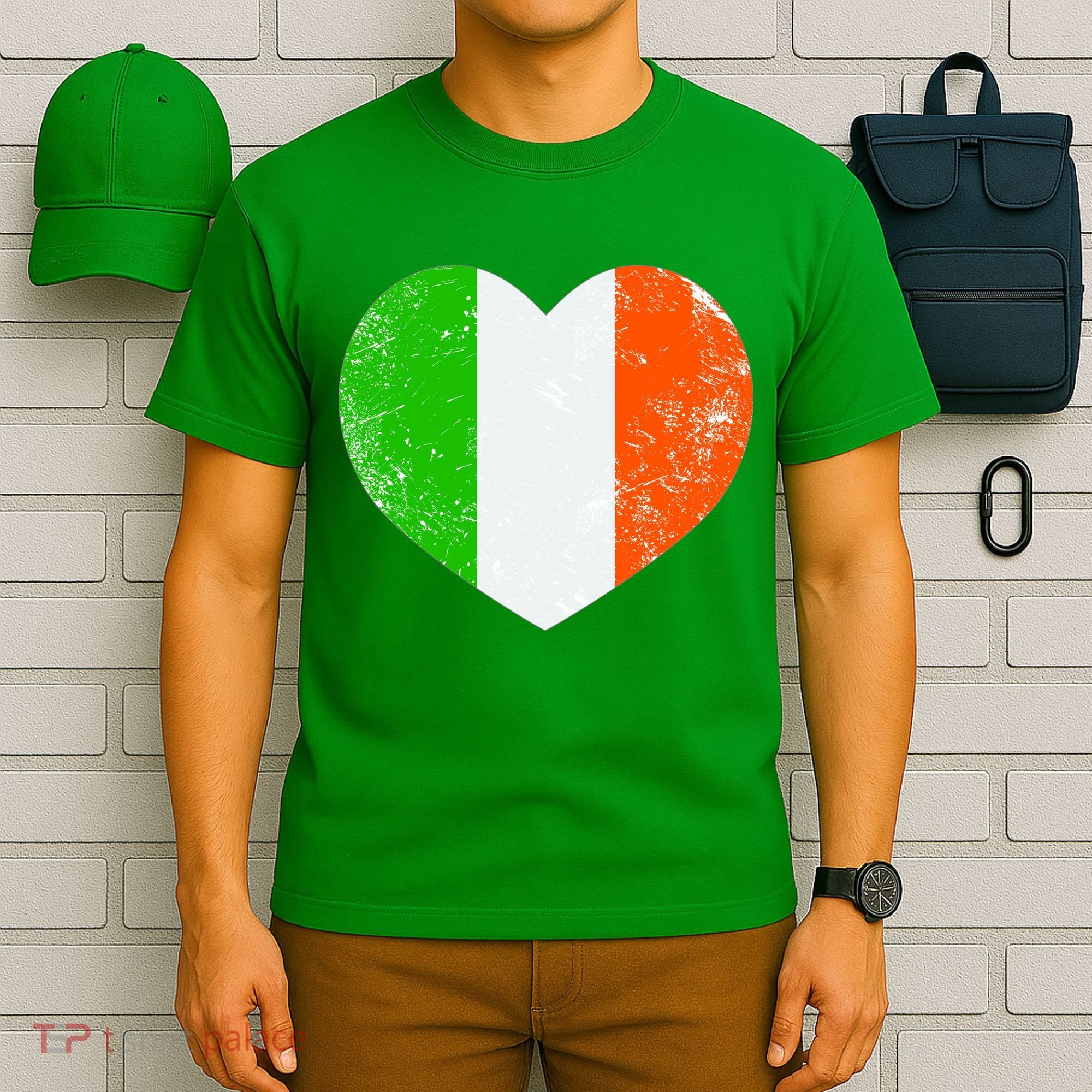 Ireland heart retro flag - St Patricks Day T-Shirt