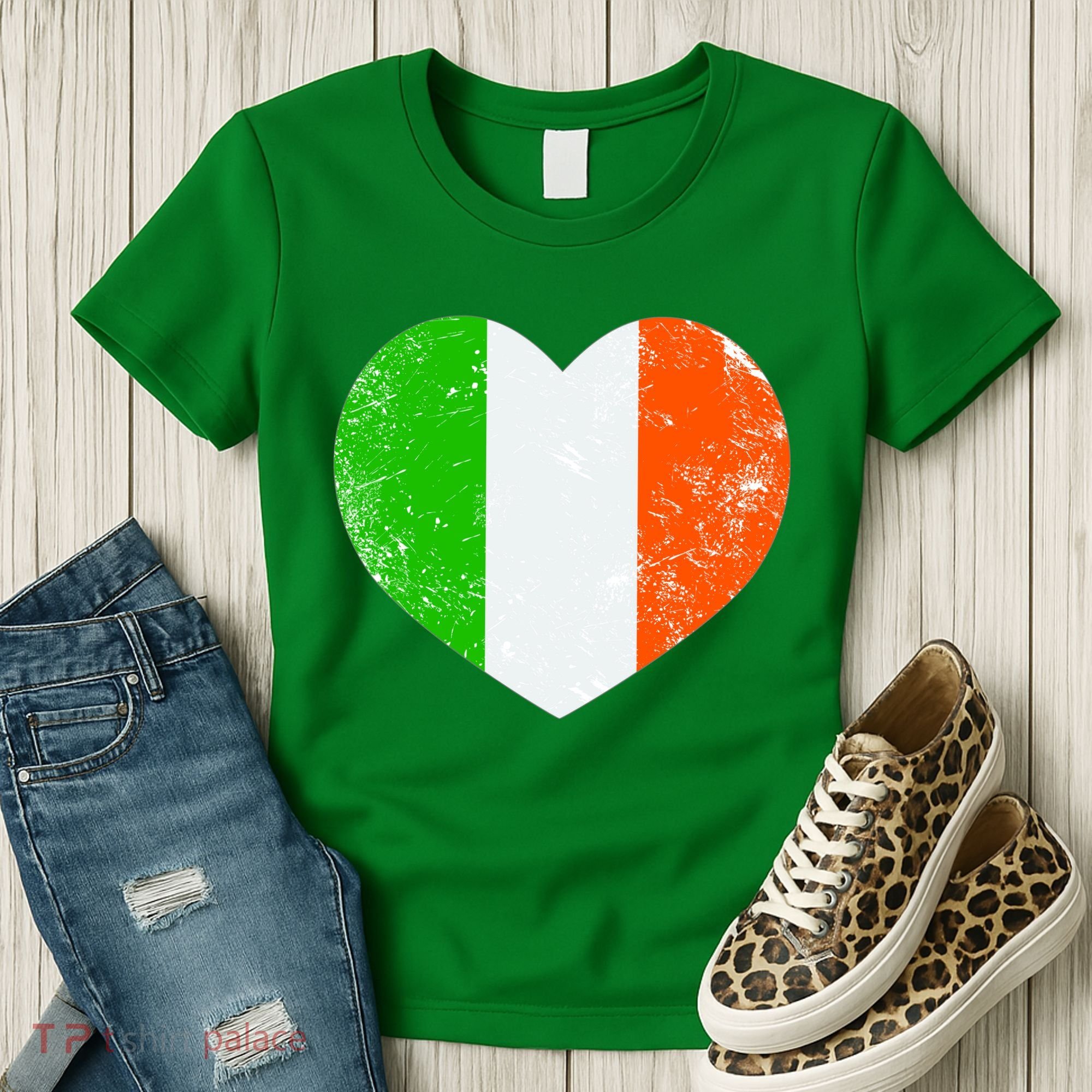 Ireland heart retro flag - St Patricks Day Women's T-Shirt