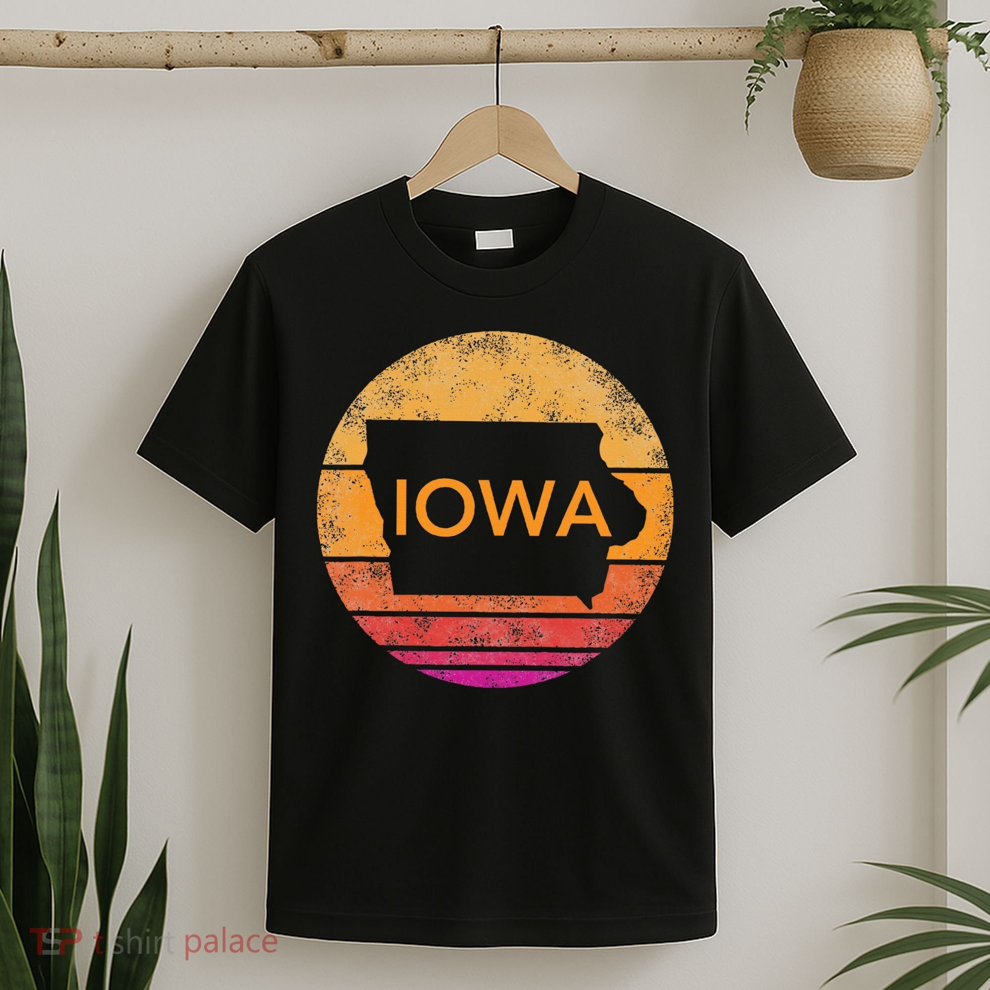Iowa Retro Sunset  State Of Iowa Outline T-Shirt