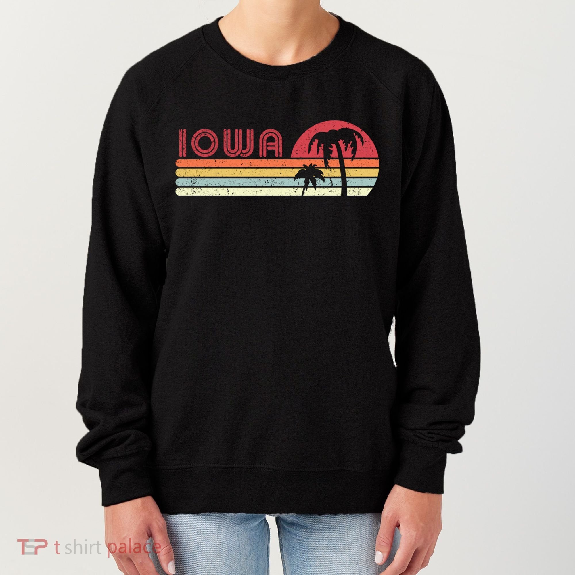 Iowa Shirt. Retro Style IA, USA Women's Sweatshirt