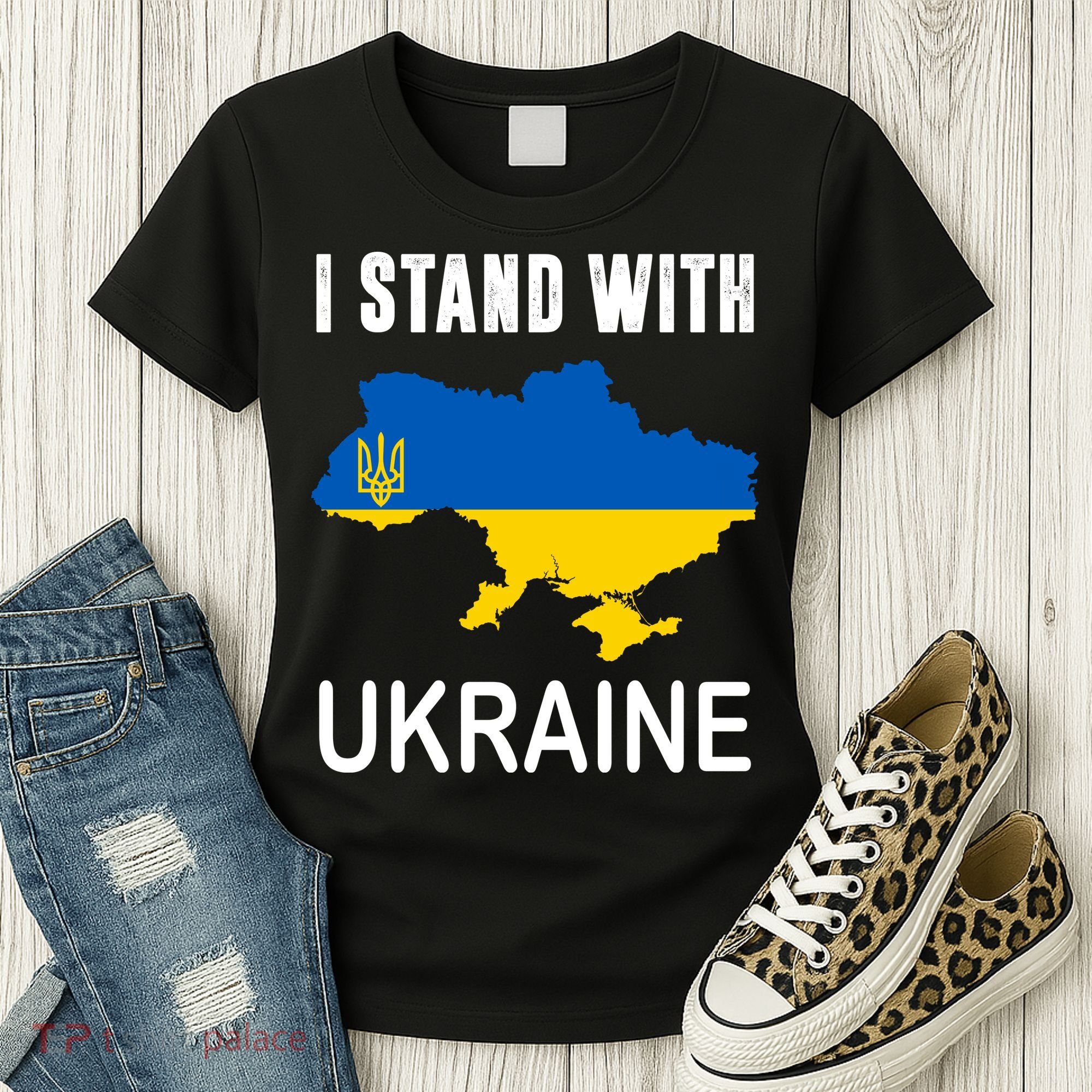 I Stand With Ukraine Map Women's T-Shirt