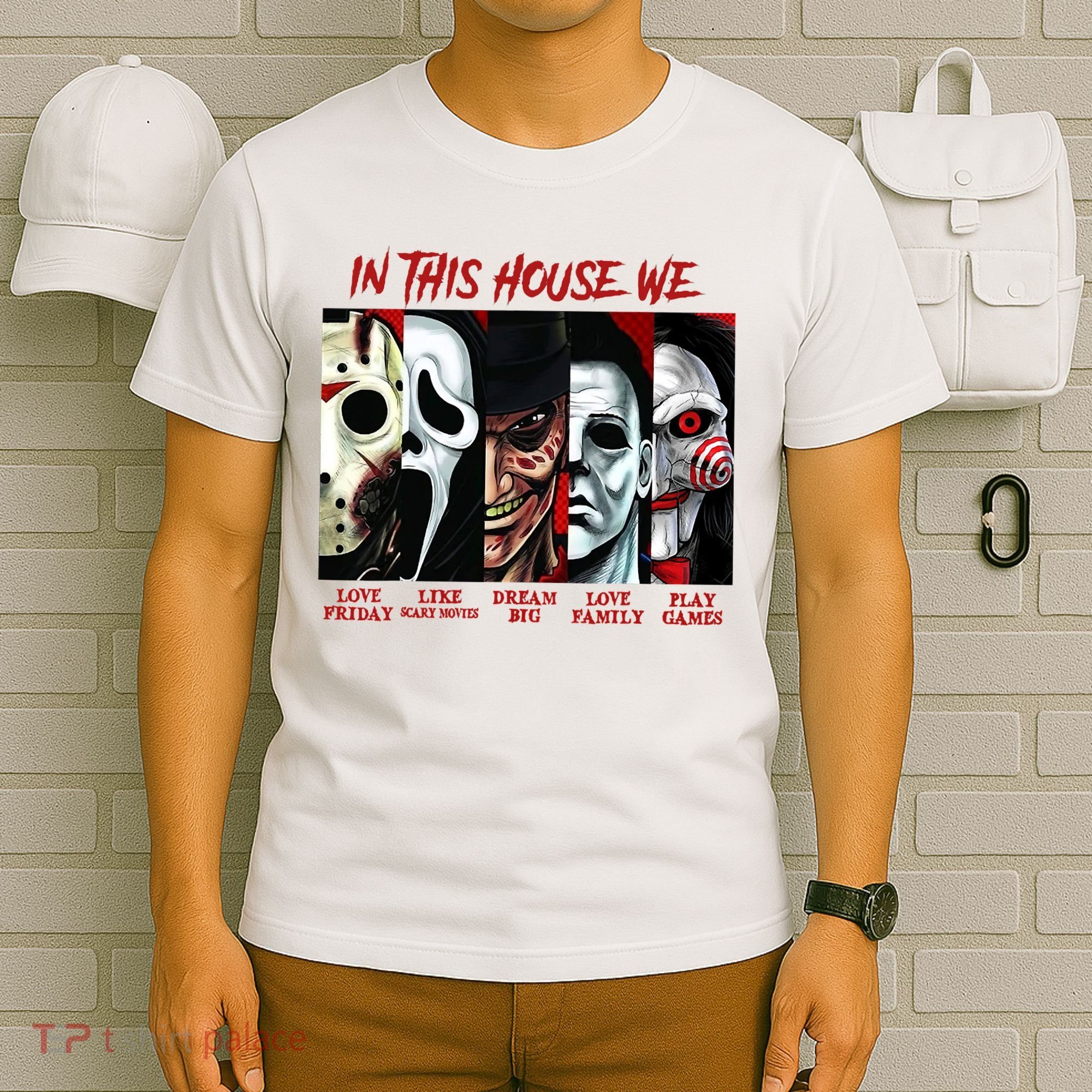 In This House We Love Halloween Family Horror House Scary T-Shirt