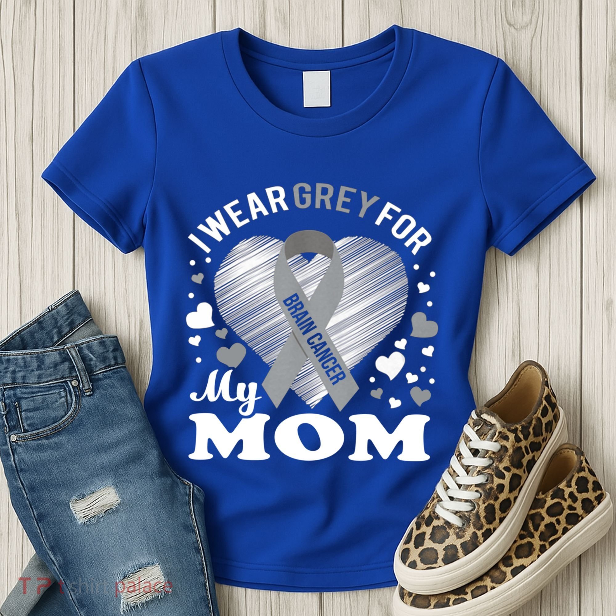 I Wear Grey For My Mom Gift Brain Cancer Awareness Gift Women's T-Shirt