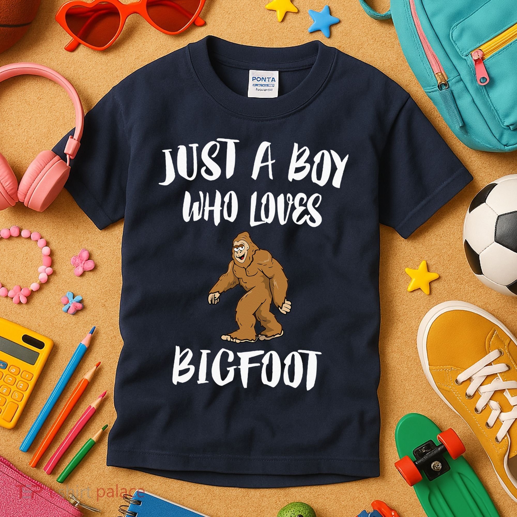 Just A Boy Who Loves Bigfoot Animal Gift Kids T-Shirt