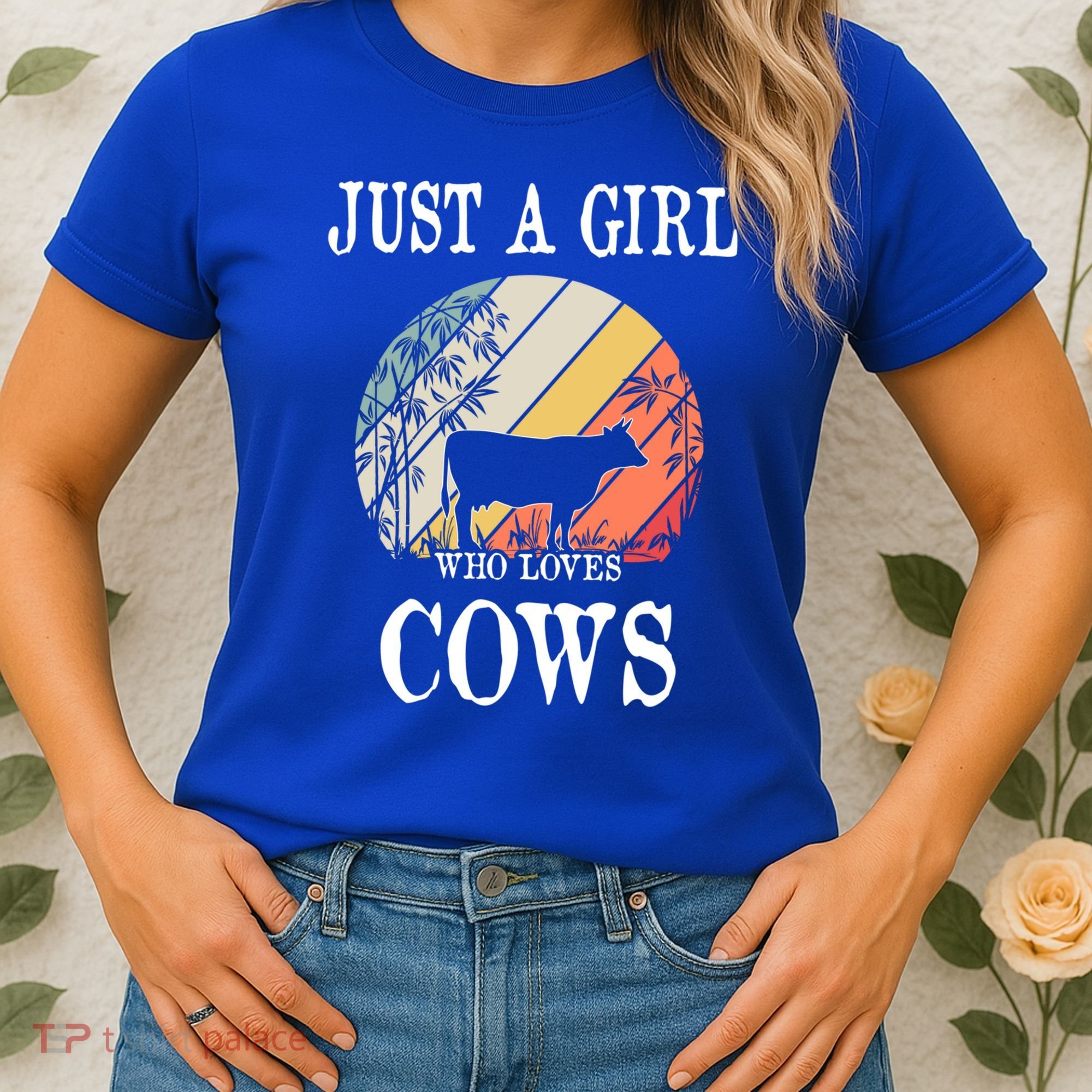 Just A Girl Who Loves Cows Cute Gift Women's T-Shirt