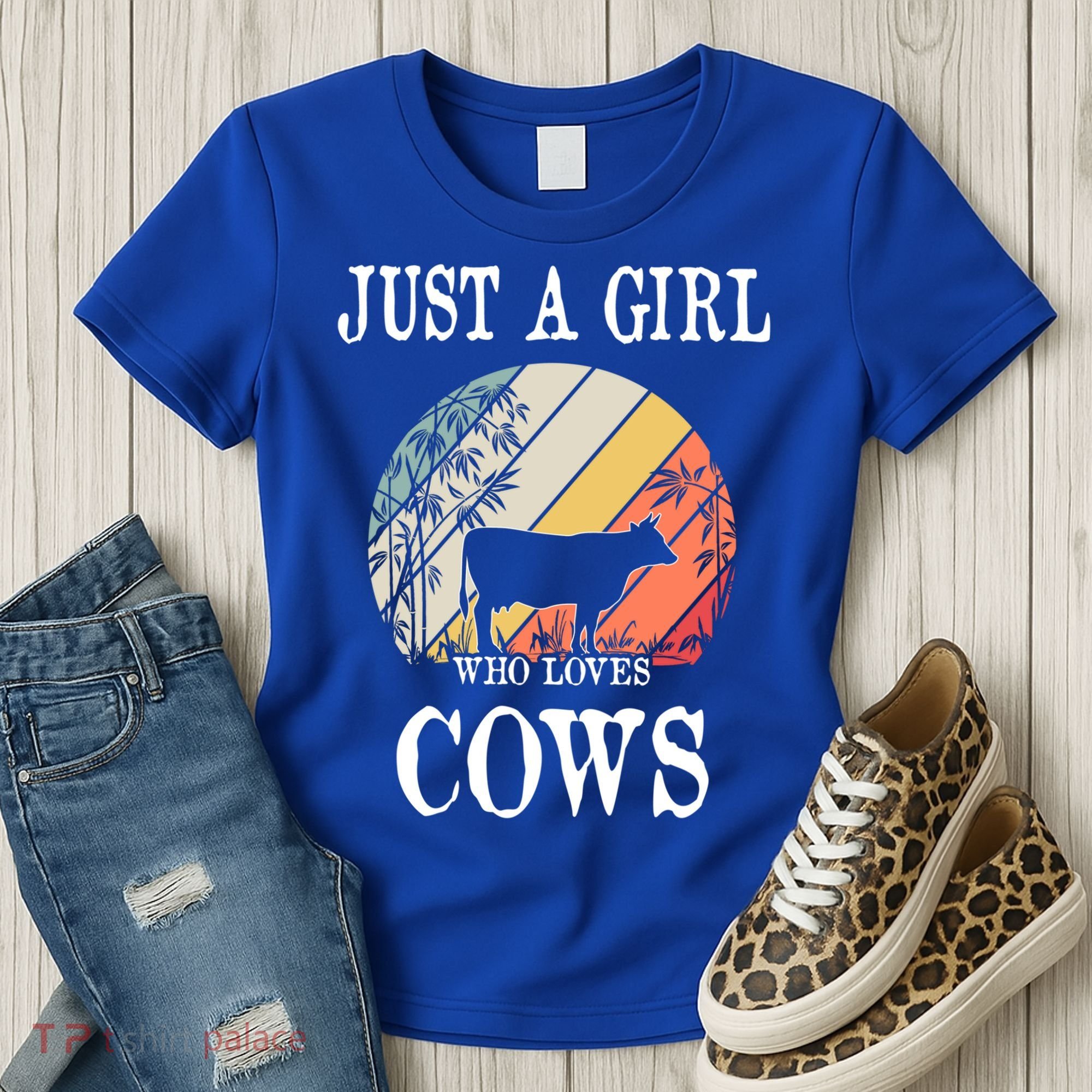 Just A Girl Who Loves Cows Cute Gift Women's T-Shirt
