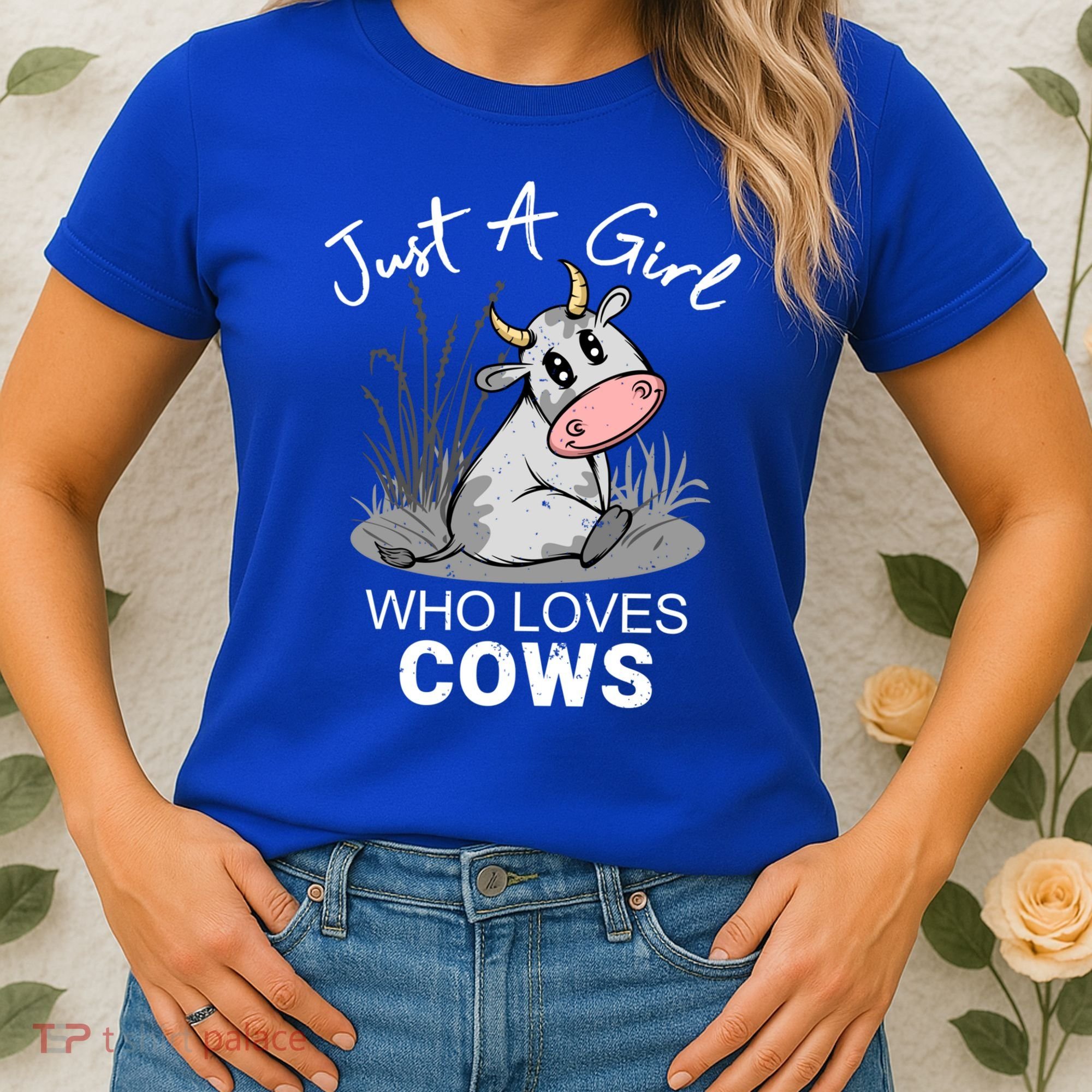 Just A Girl Who Loves Cows Cute Gift Women's T-Shirt