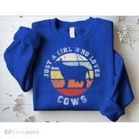 Just A Girl Who Loves Cows Gift Sweatshirt thumb 2