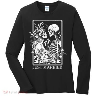 Just Married Est 2024 Halloween Skeleton Couples Women's Long Sleeve Shirt