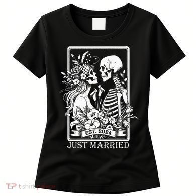 Just Married Est 2024 Halloween Skeleton Couples Women's T-Shirt