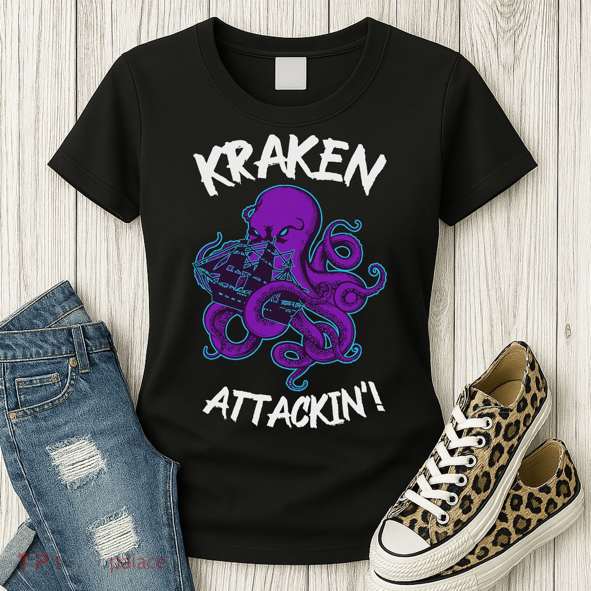 Kraken Attacking Release The Kraken Gifts For Women's T-Shirt