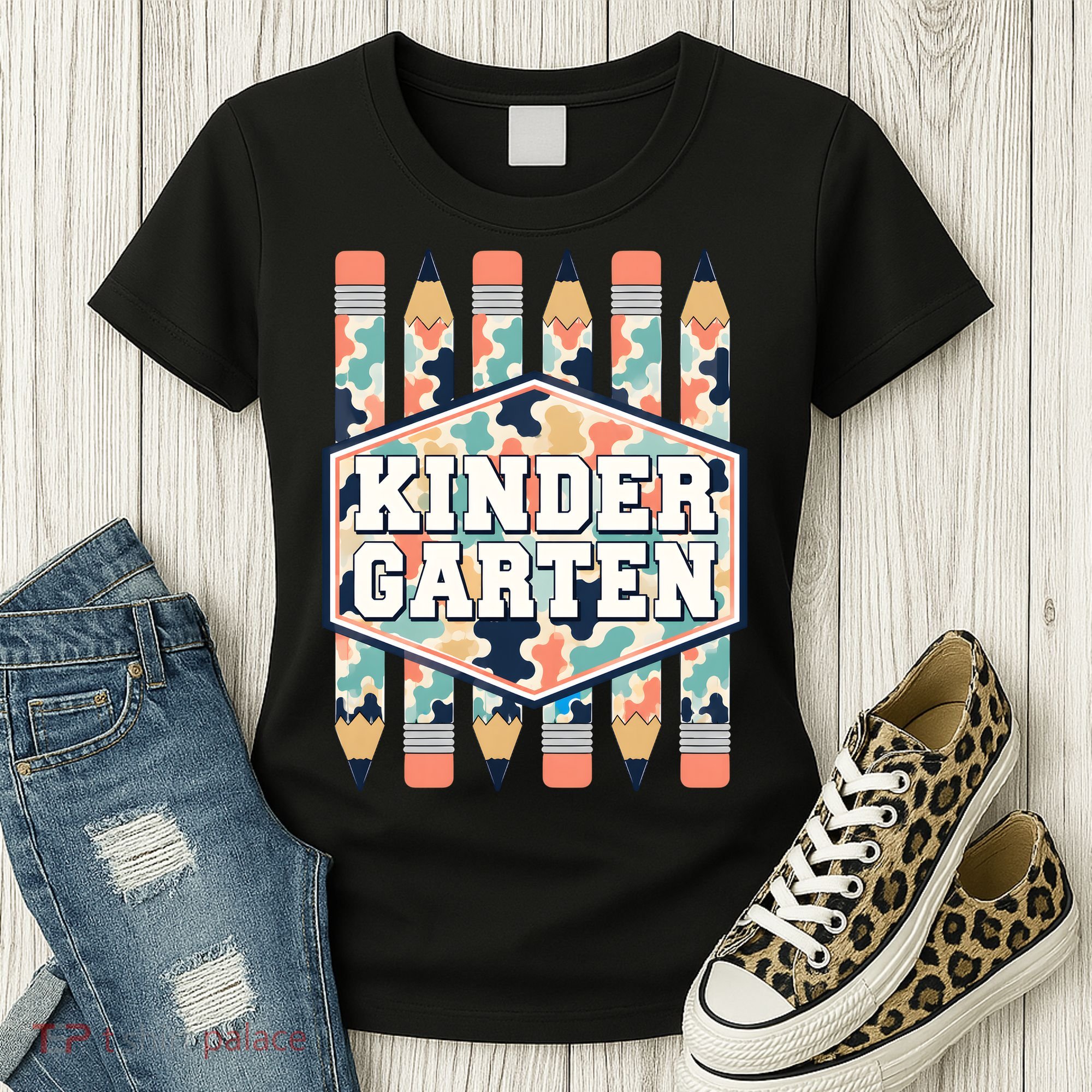 Kindergarten Camouflage Pencils Teachers Students Back To School Women's T-Shirt
