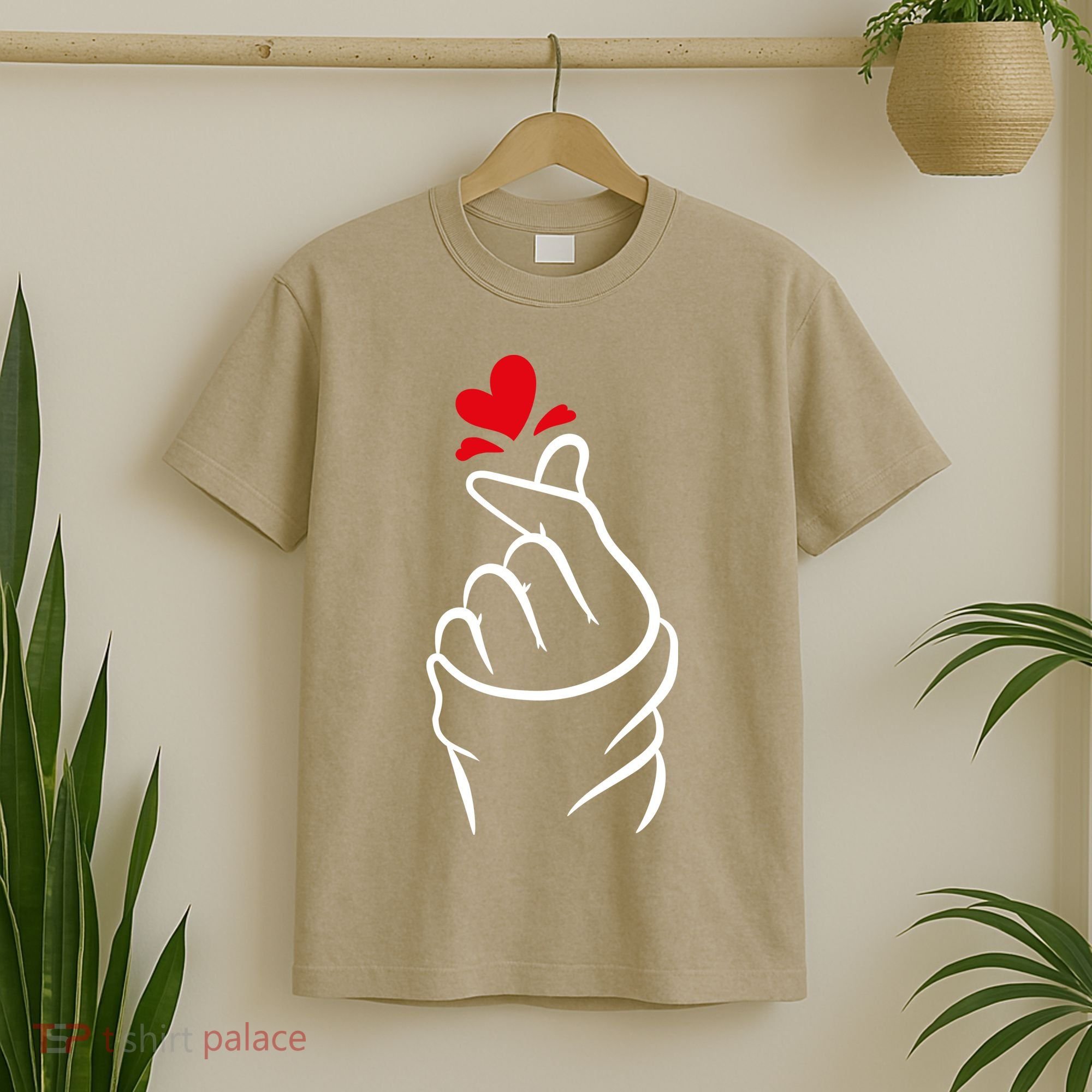 Korean Finger Heart, Korean Love Gift, Cute Korean Heart T, K Pop S T-Shirt