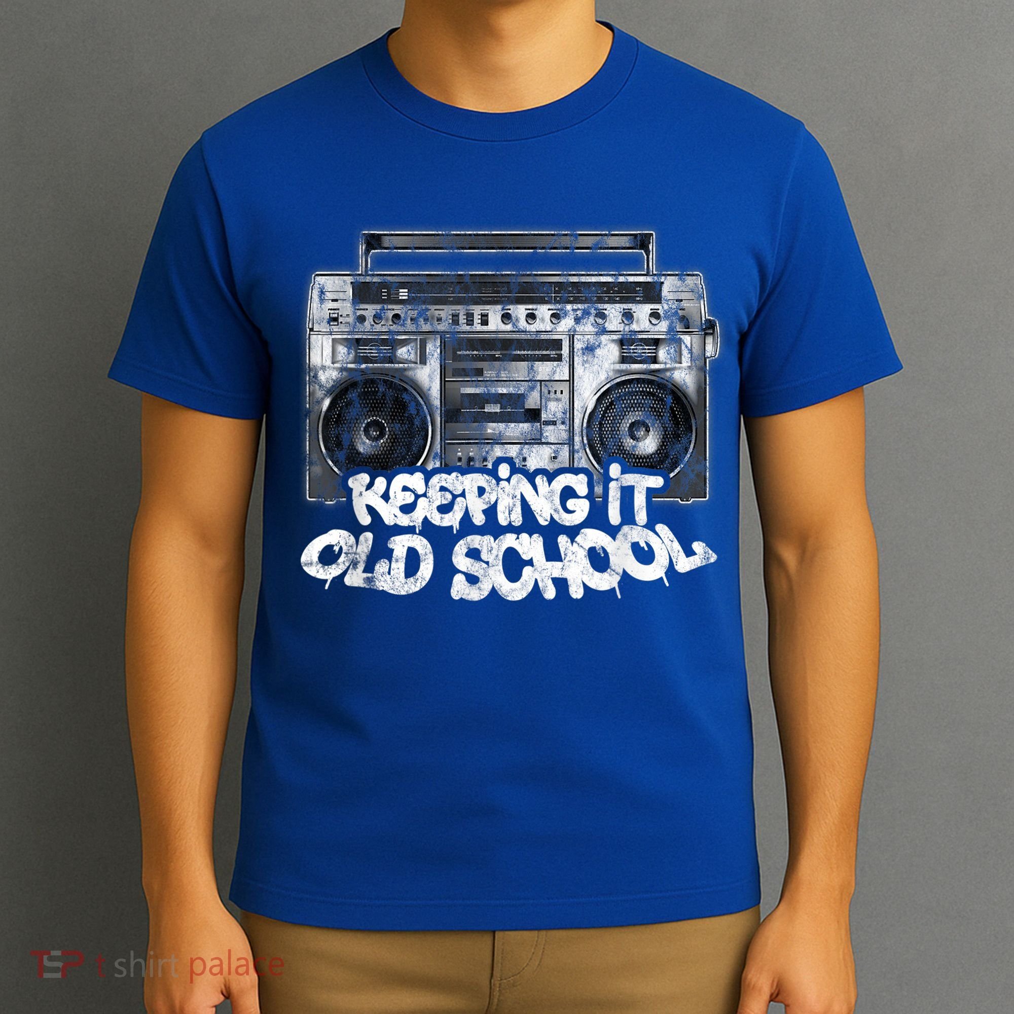Keeping It Old School Cute Gift Vintage Boombox Graffiti Gift T-Shirt
