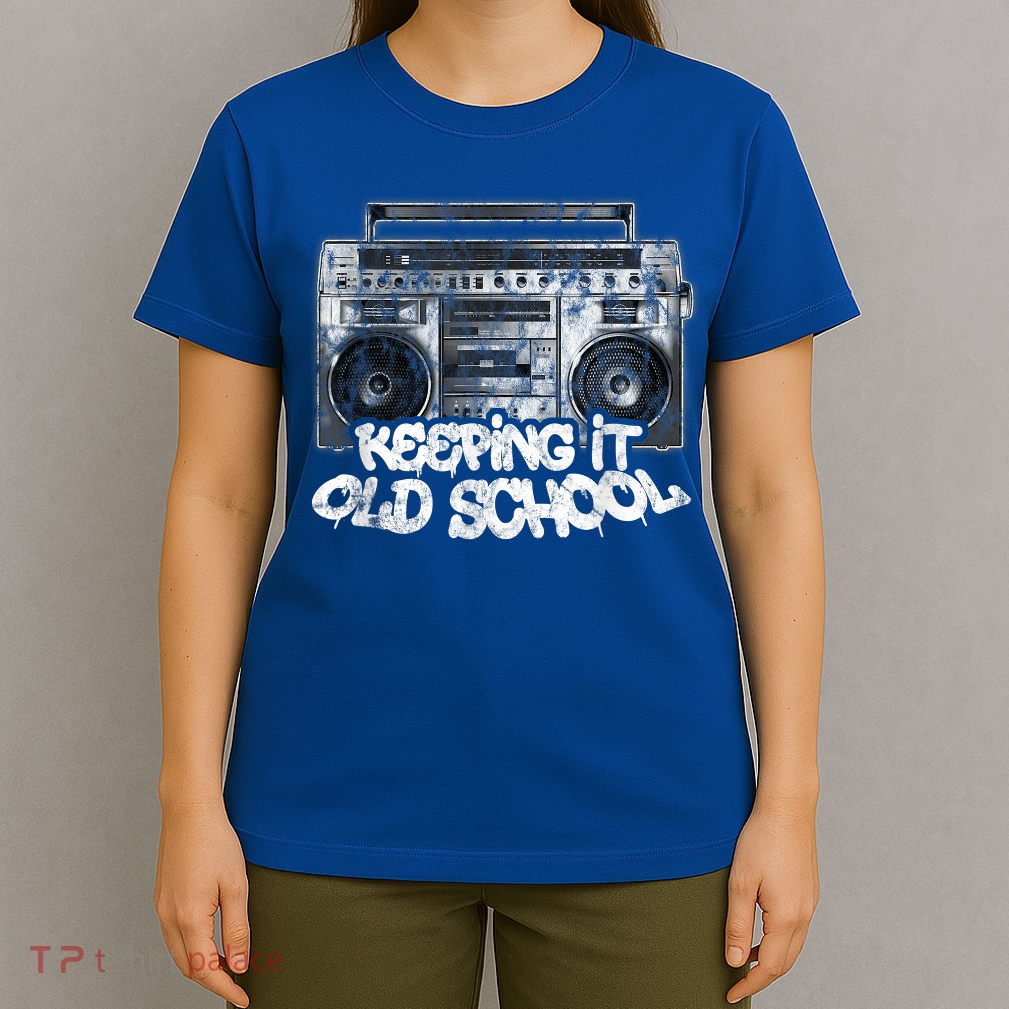Keeping It Old School Cute Gift Vintage Boombox Graffiti Gift T-Shirt