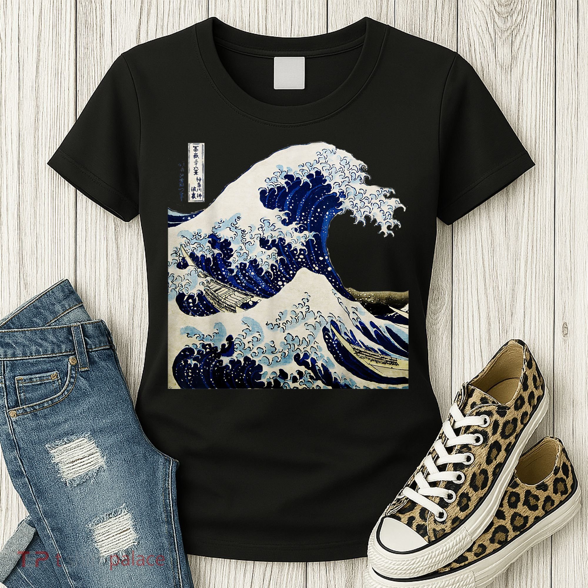 Kanagawa Japanese The Great Wave Women's T-Shirt