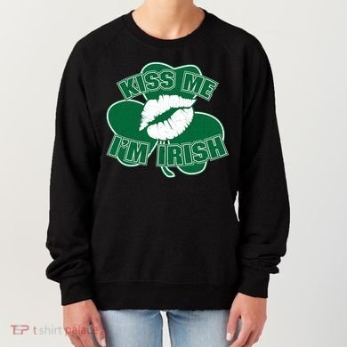 Kiss Me I'm Irish Lips Women's Sweatshirt