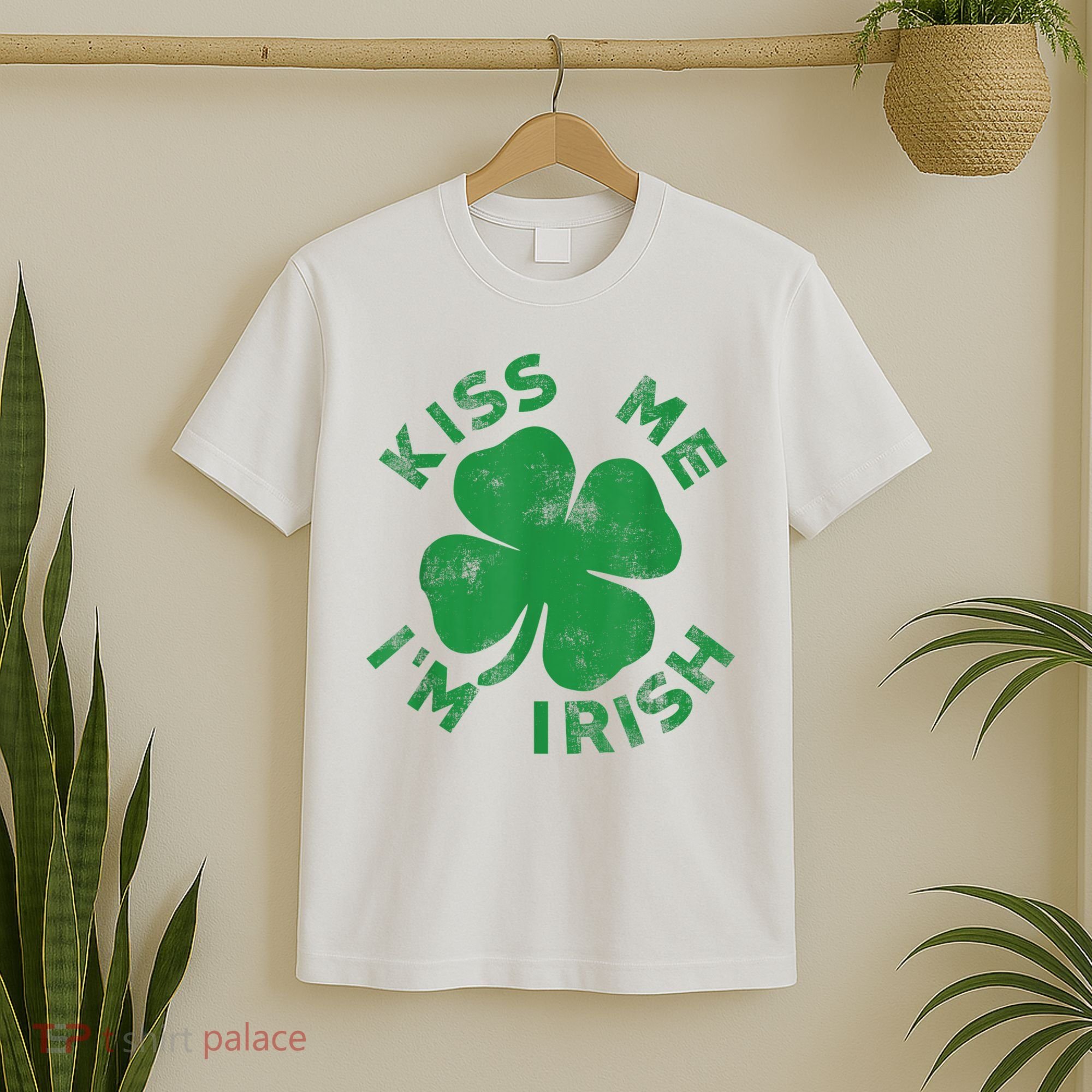 Kiss Me I'm Irish Funny Saint Patrick Day T-Shirt