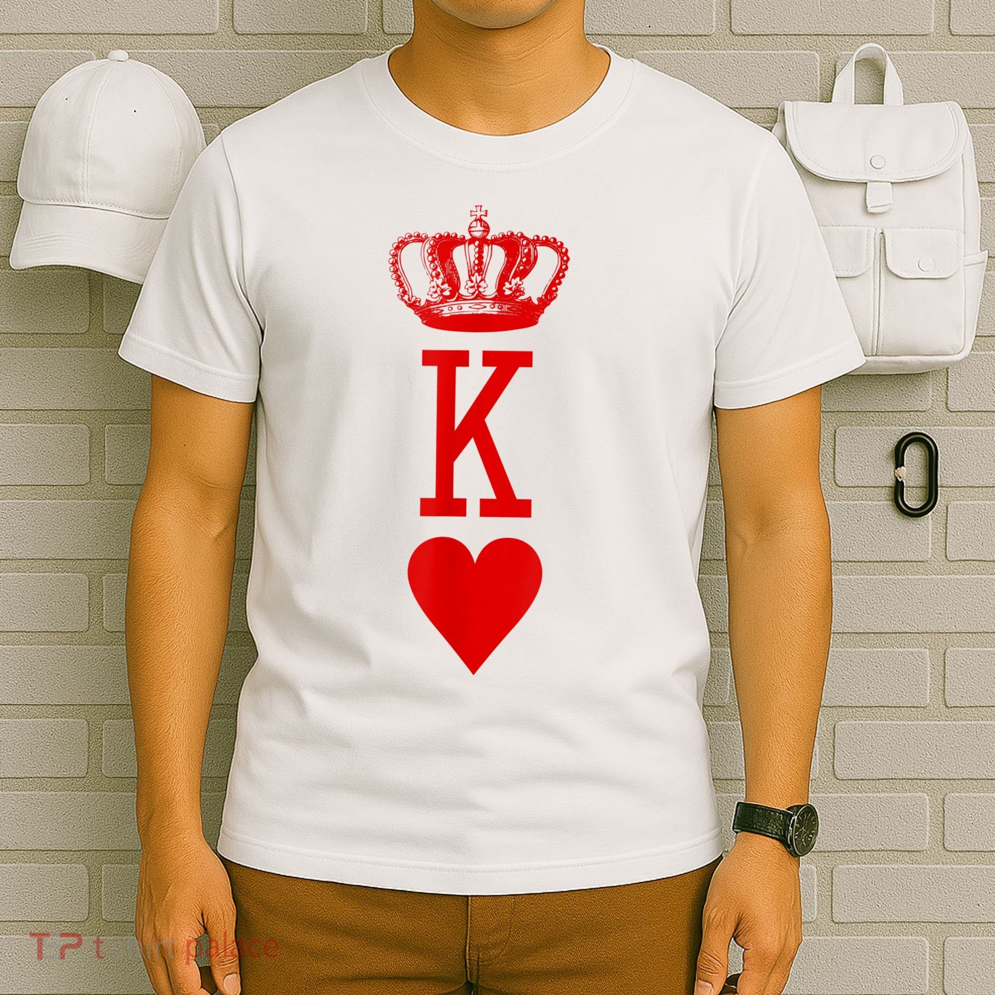 King Of Hearts Vintage Crown Engraving Card T-Shirt
