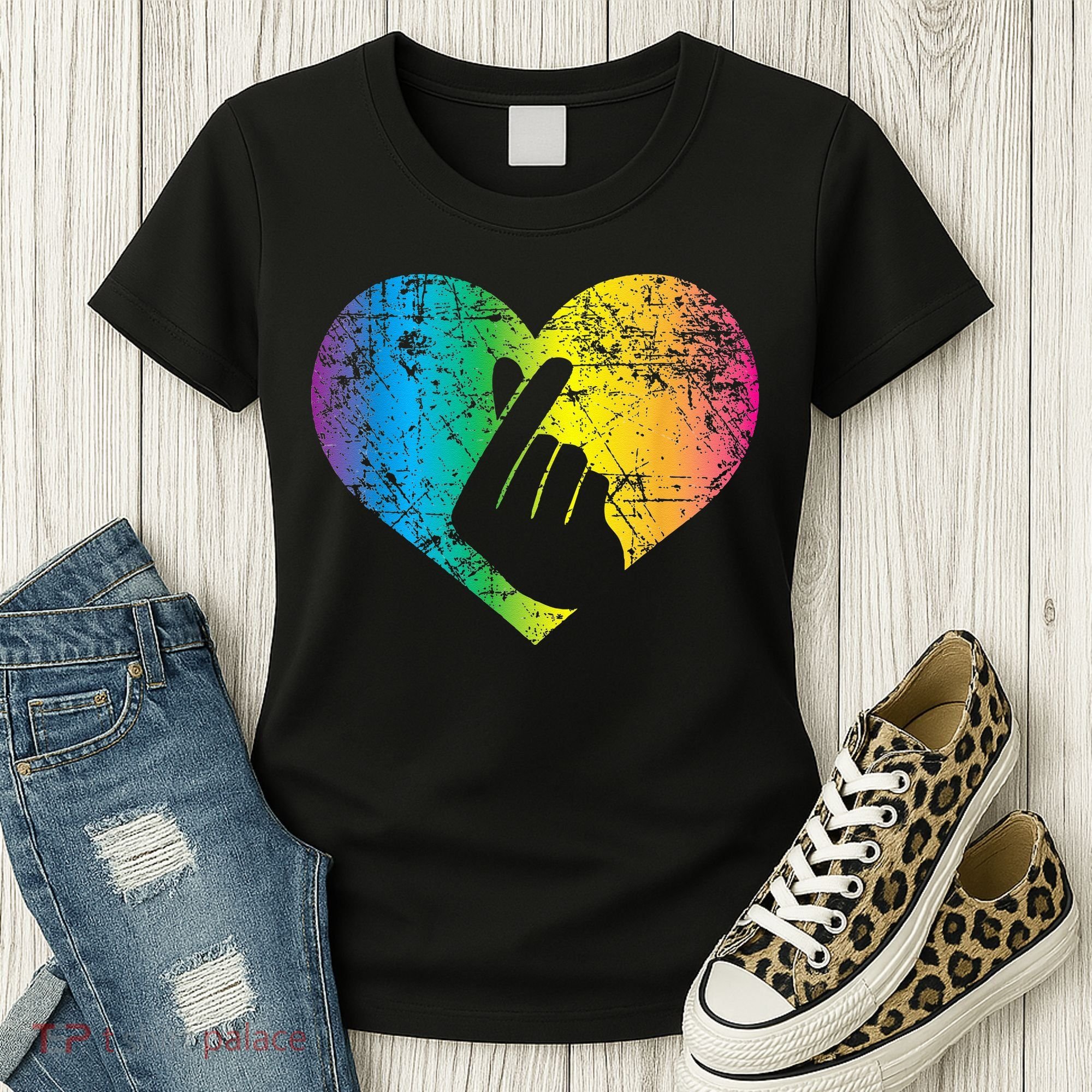 K Pop Heart Hand Symbol KPop Rainbow Korean Music Gift Women's T-Shirt