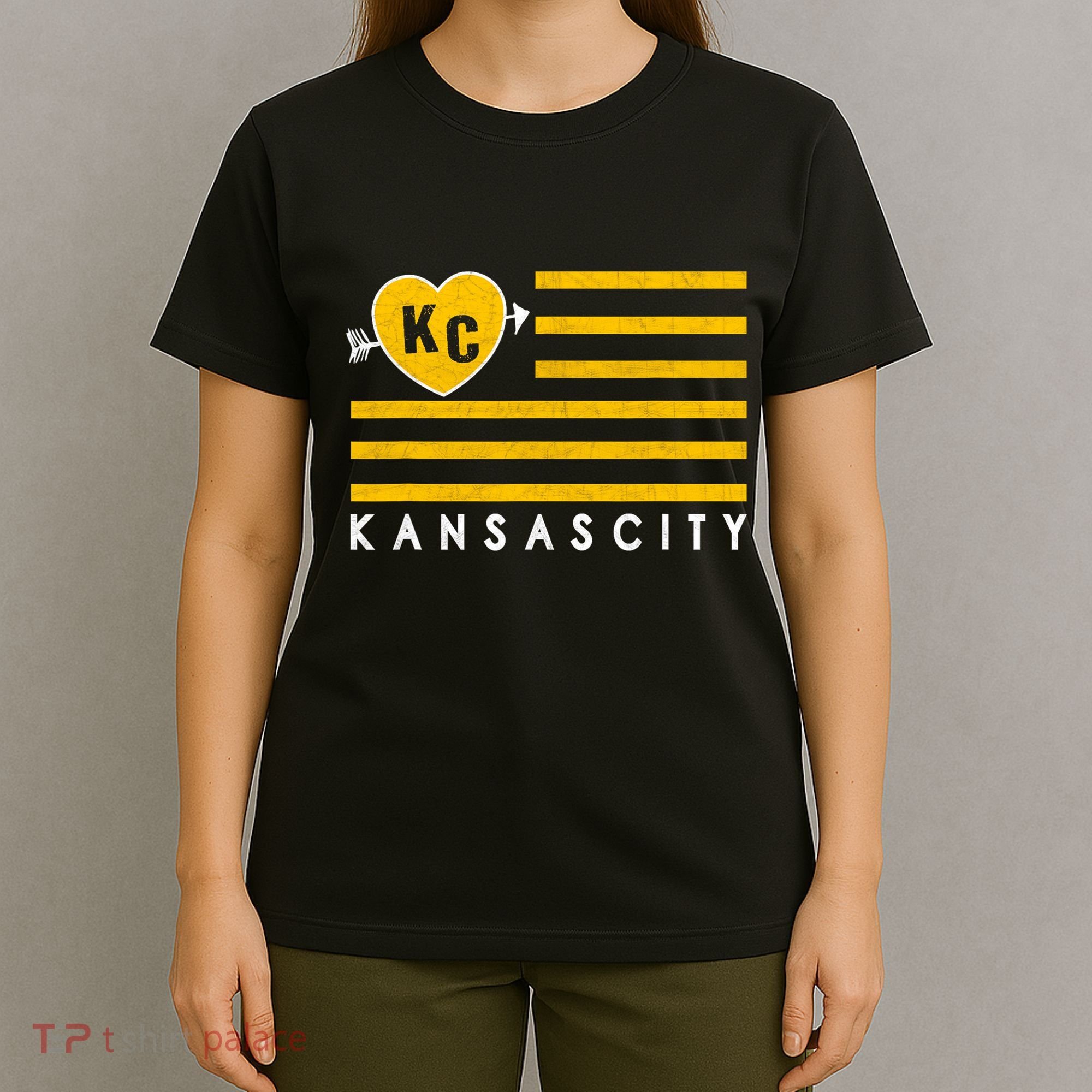 Kc Red Heart & Arrow 2 Letter Kc Kansas City Kc Love Kc Red T-Shirt