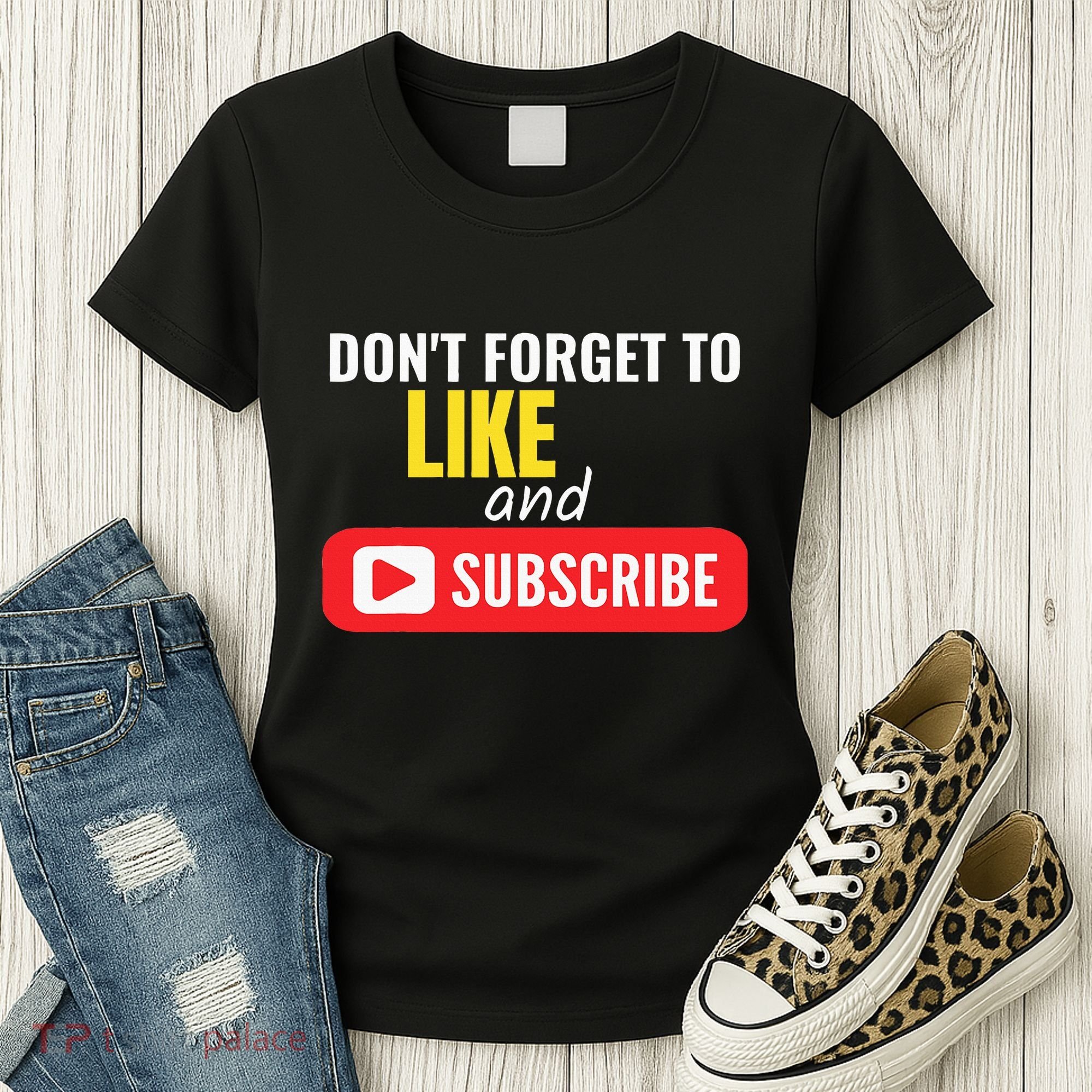 Like And Subscribe Vlogger Podcaster Influencer Women's T-Shirt