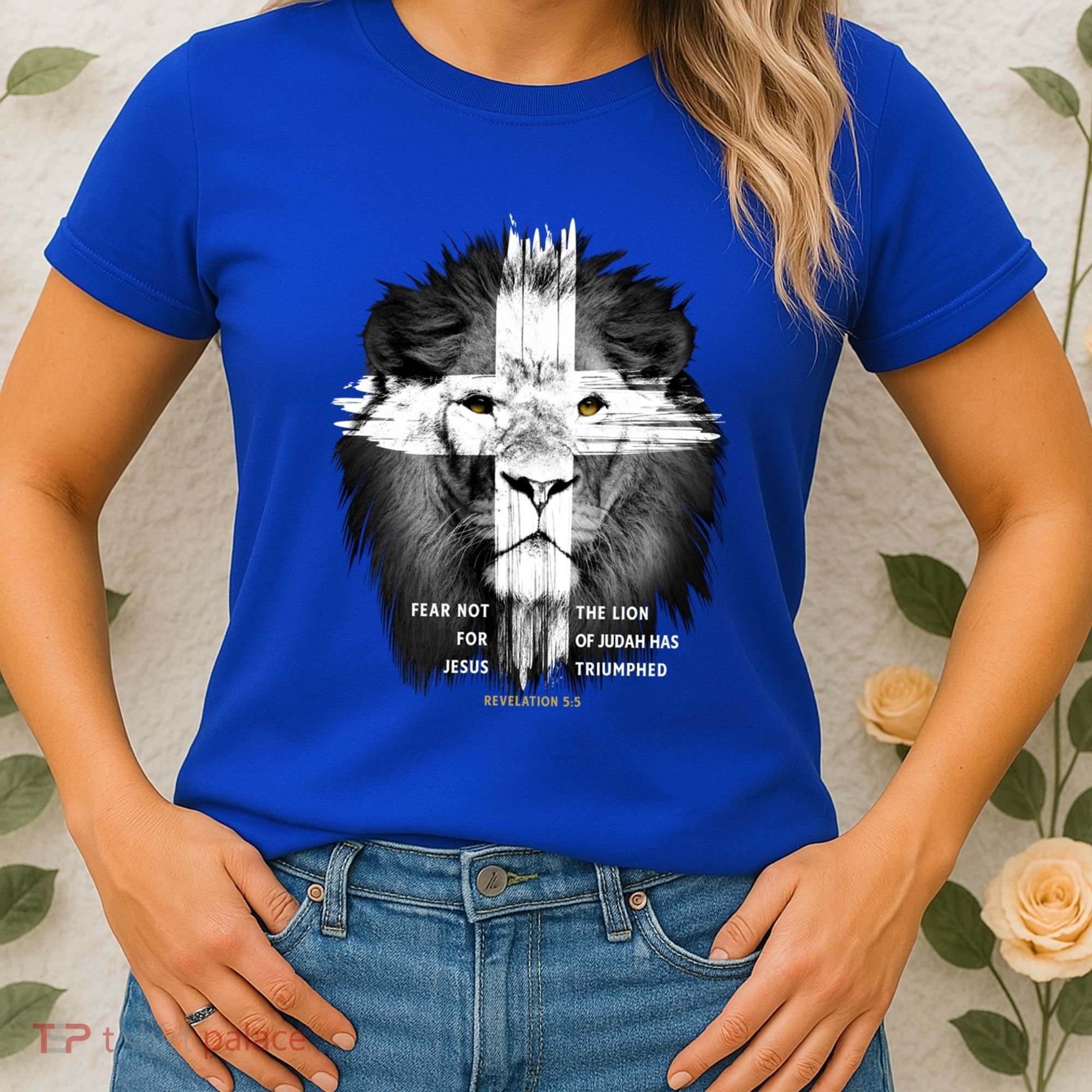 Lion Cross Jesus Christian Lord God Believer Gift Women's T-Shirt