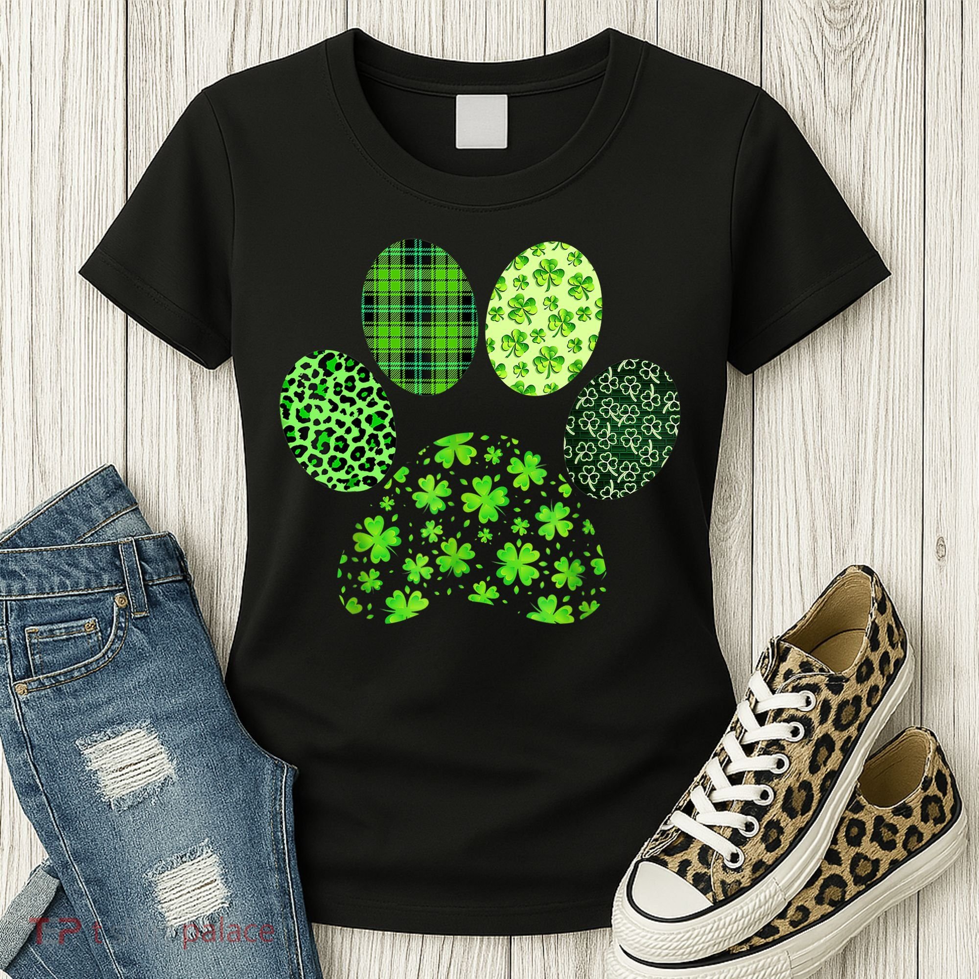 Lucky Dog Paw Irish Shamrocks Cute Dog Paw St Patrick's Day Women's T-Shirt