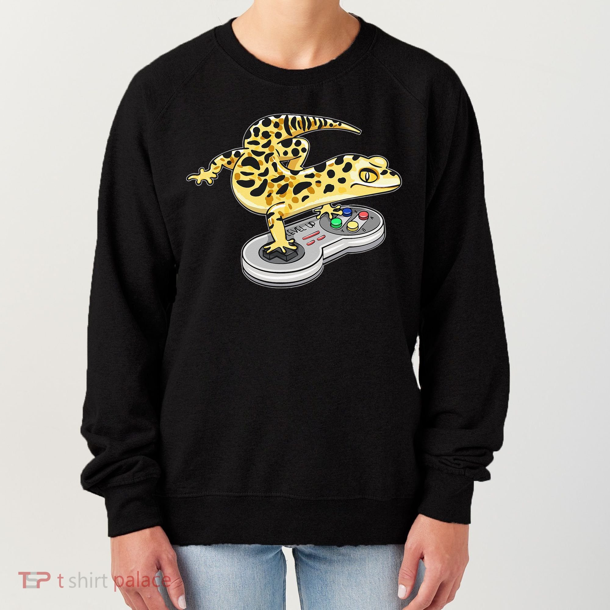 Leopard Gecko Playing Video Game Lizard Reptiles Gamers Women's Sweatshirt