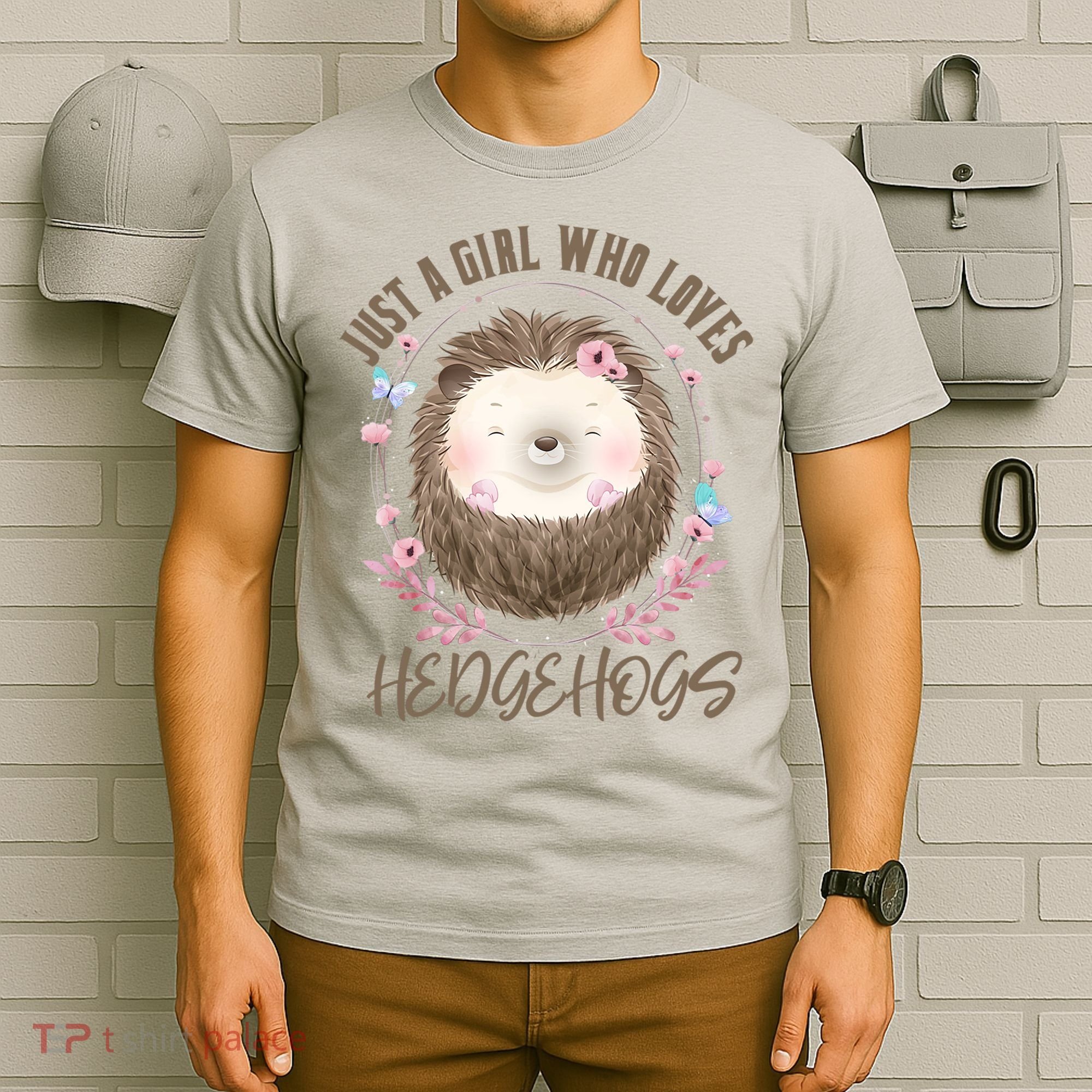 Loves Hedgehogs Forest Animal Cute Hedgehog  T-Shirt