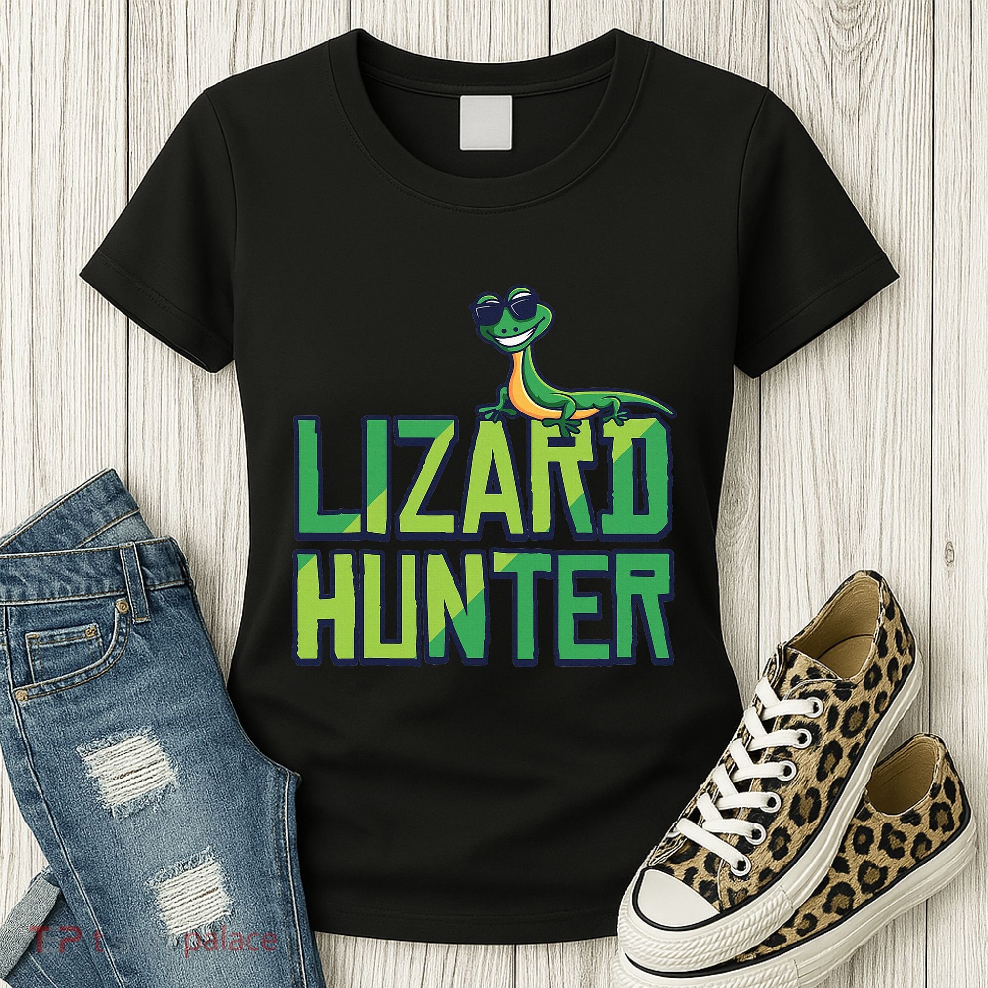 Lizard Hunter Funny Gecko Reptile Owner Gift Women's T-Shirt