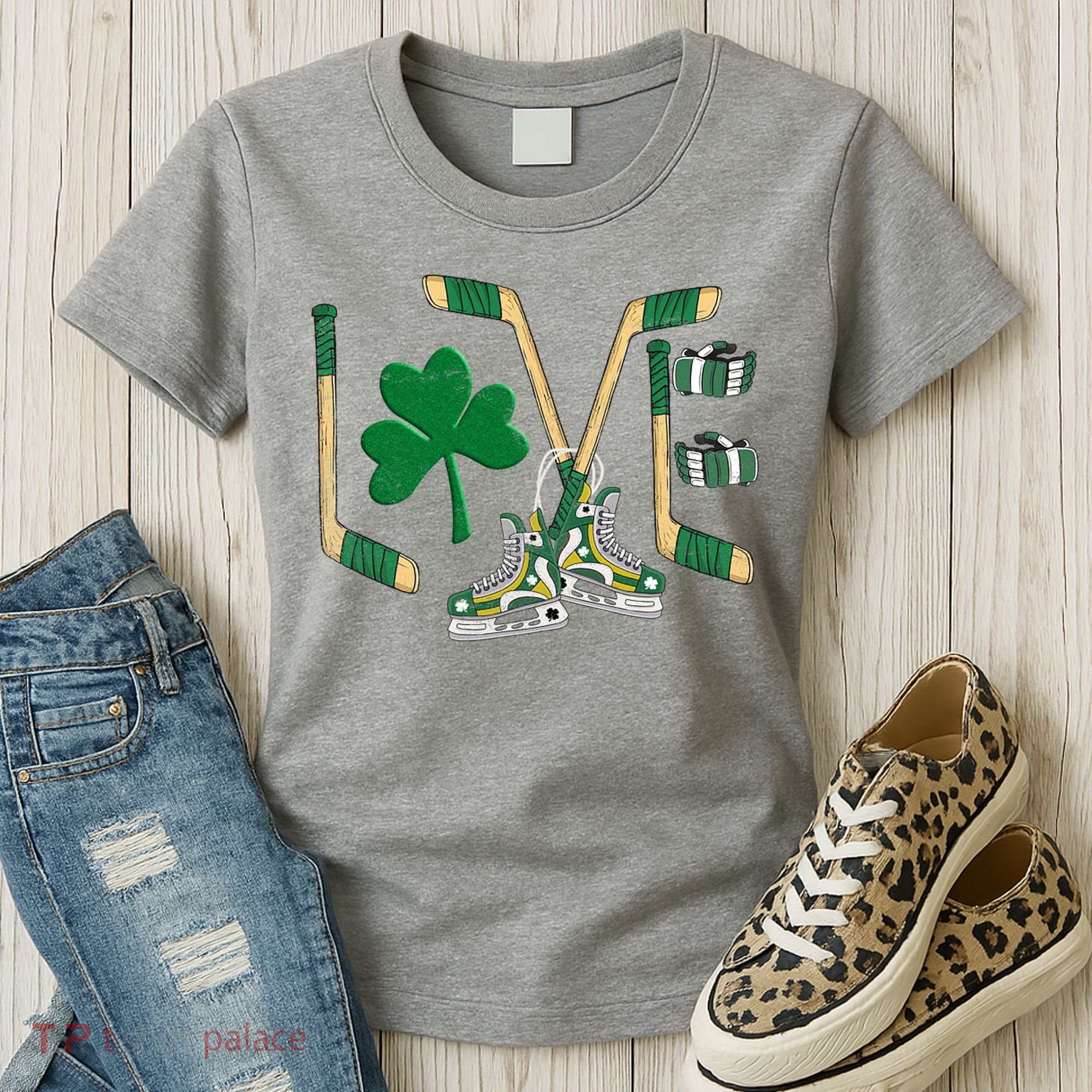 Love Hockey St Patrick's Day Women's T-Shirt