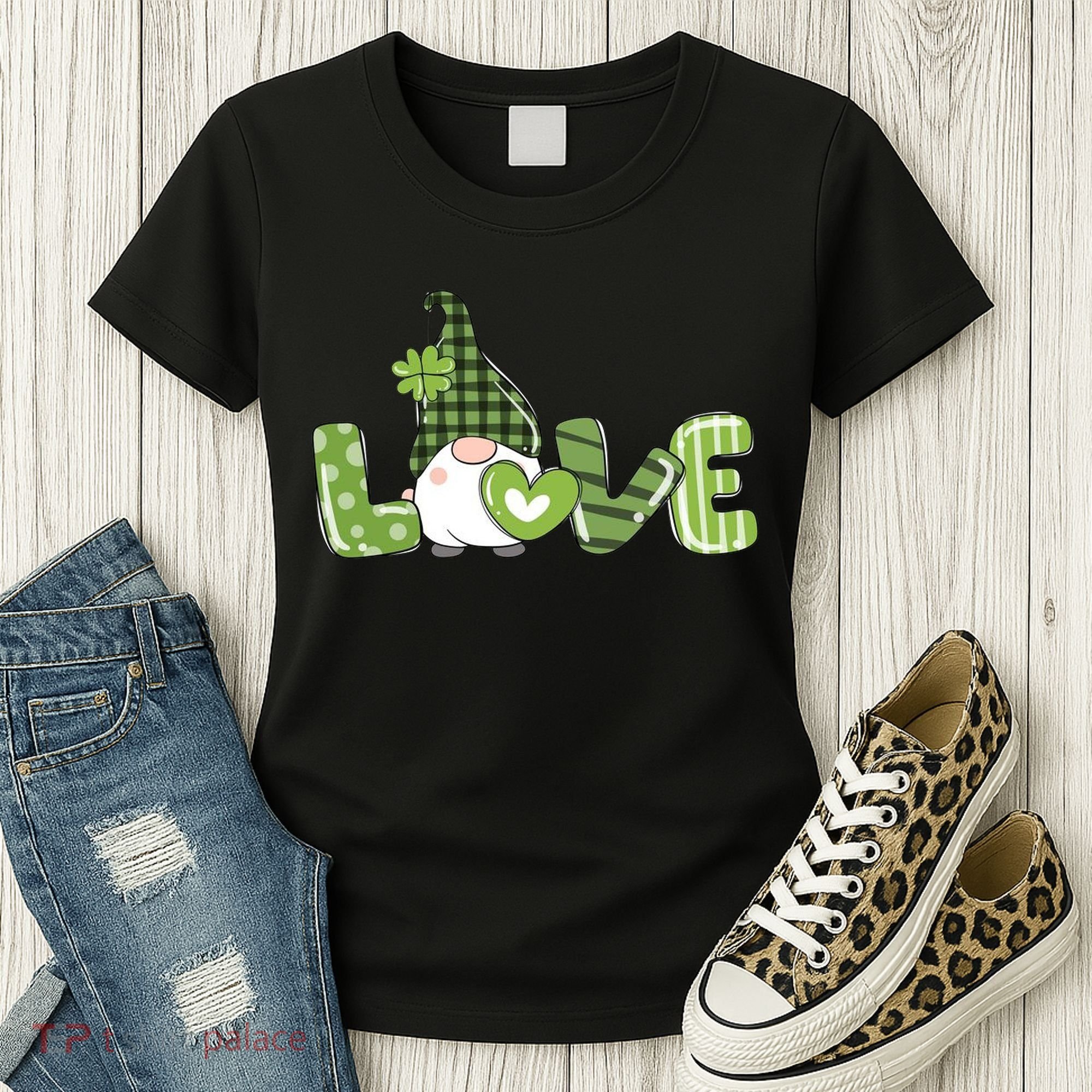 Love Irish Gnome Cute St Patricks Day Women's T-Shirt