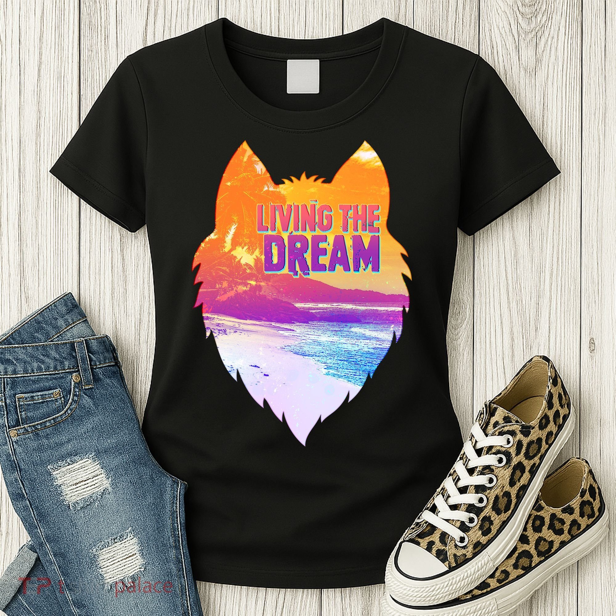 Living The Dream Californian Beach Wolf Head Women's T-Shirt