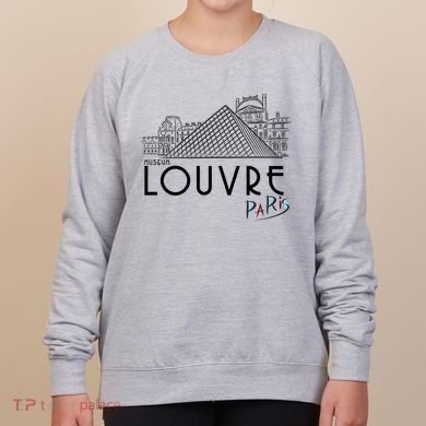 Louvre Museum In Paris Women's Sweatshirt