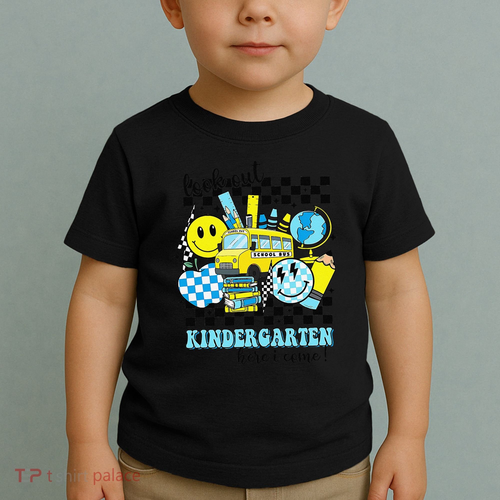 Look Out Kindergarten Here I Come Back To School Gift Toddler T-Shirt