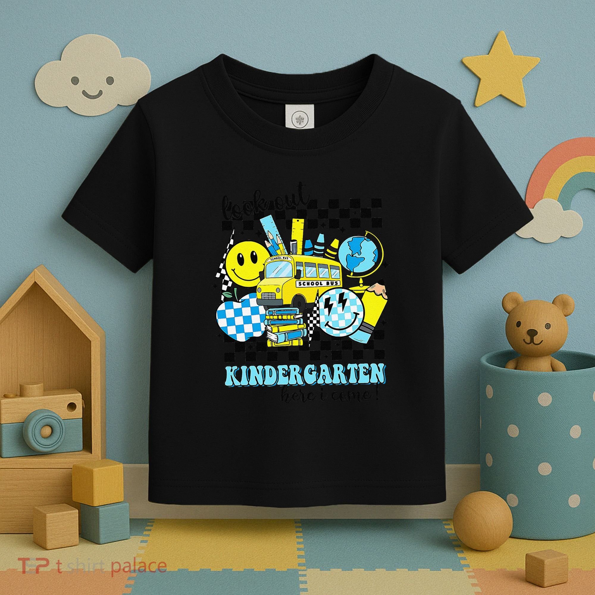 Look Out Kindergarten Here I Come Back To School Gift Toddler T-Shirt
