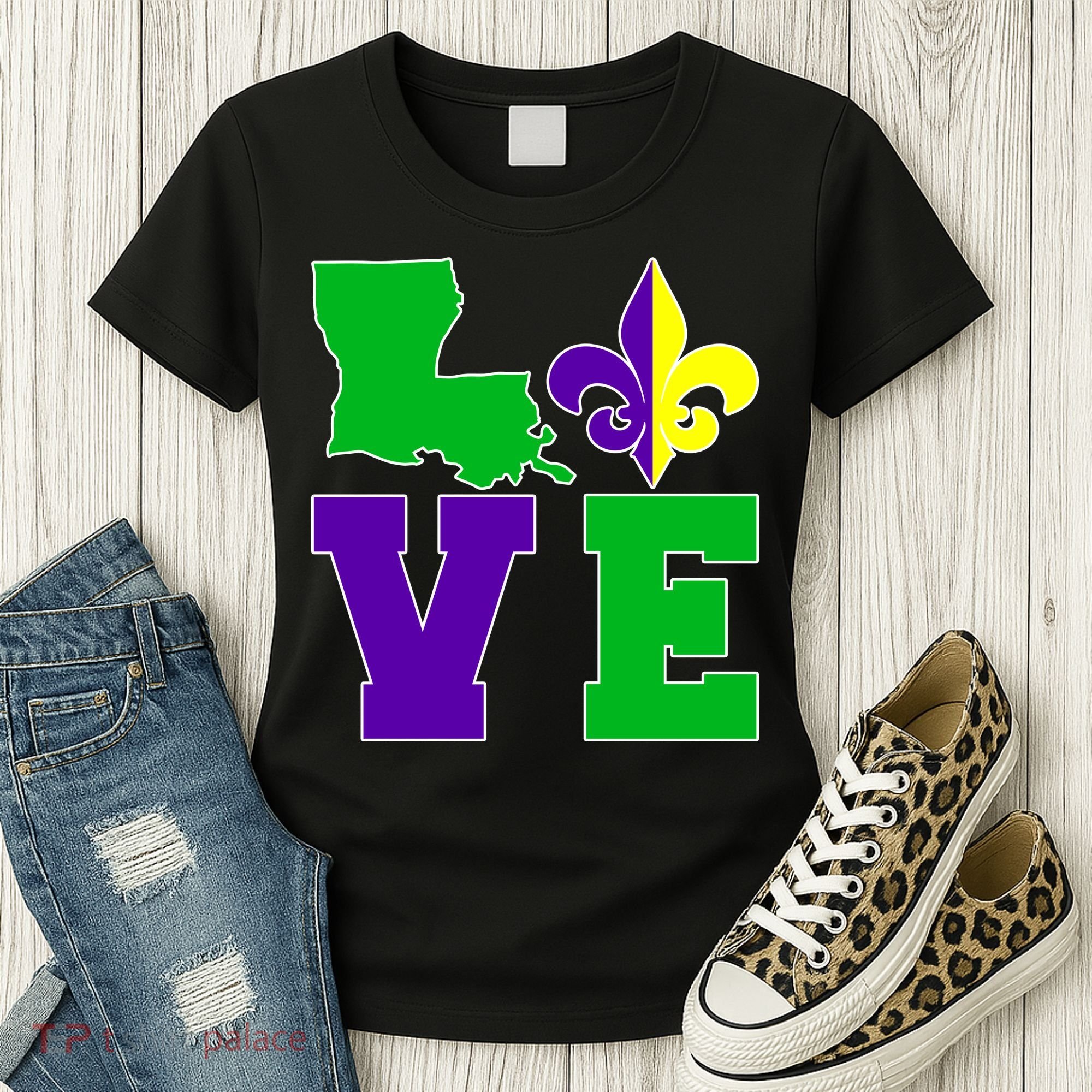 Love Mardi Gras Louisiana Women's T-Shirt