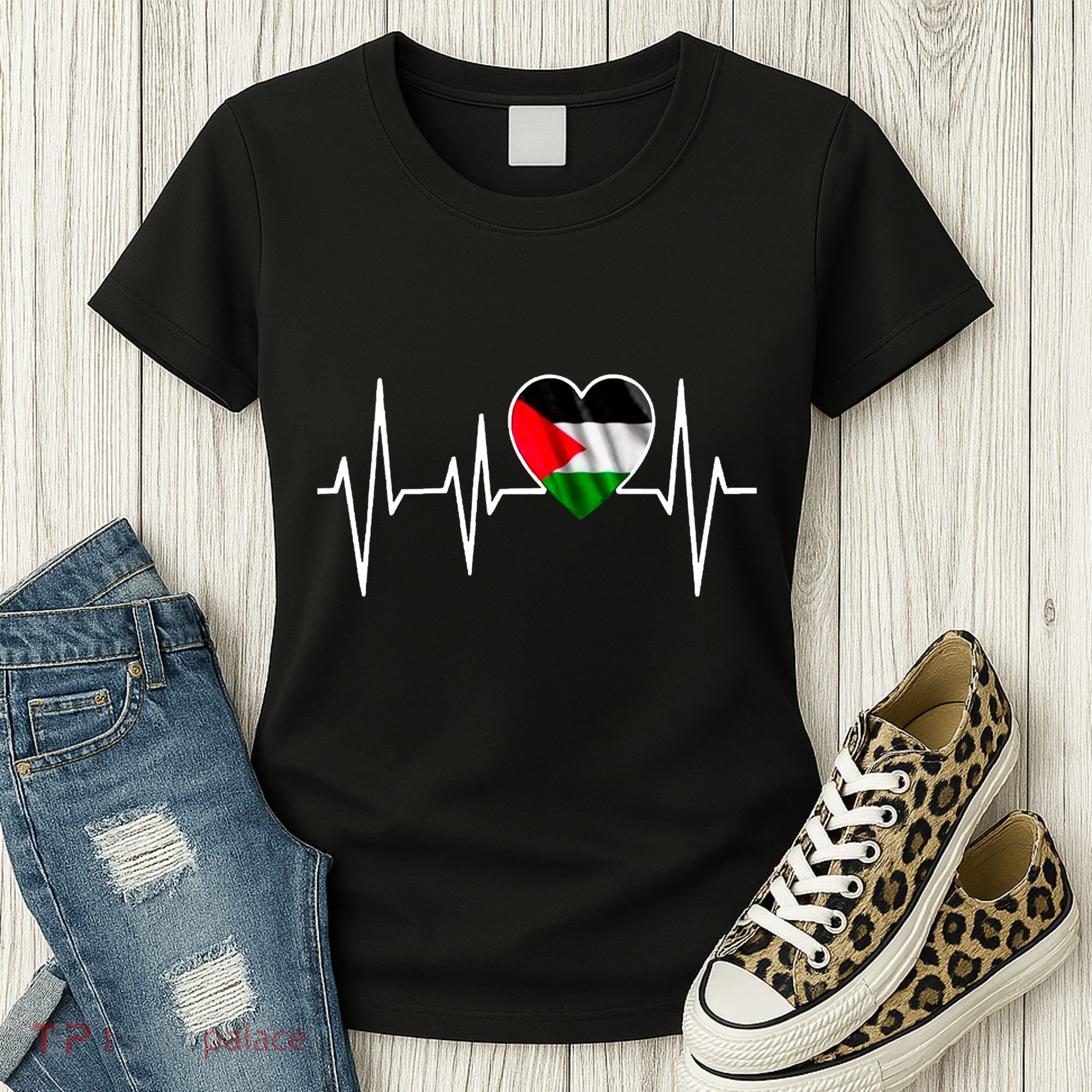 Love Pakistan Flag Heartbeat Pulse Women's T-Shirt