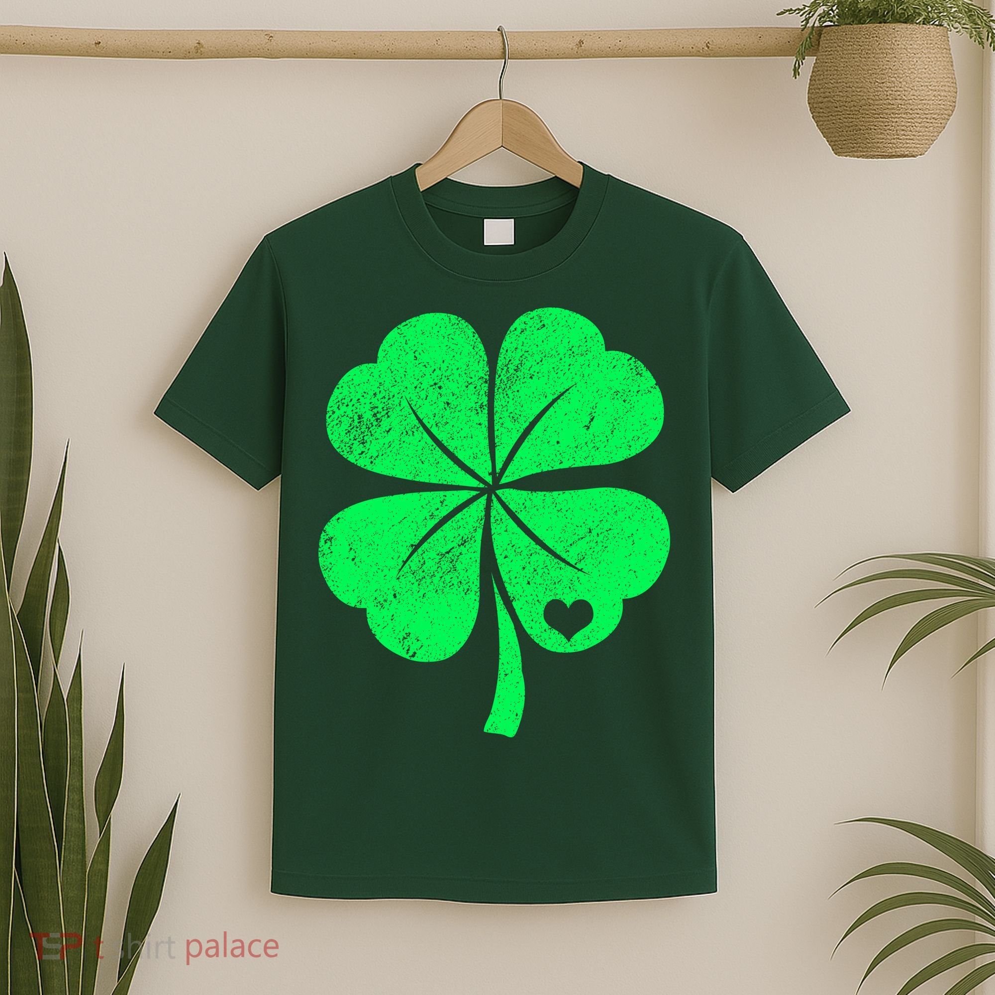 Love Shamrock Vintage Distressed Irish Clover T-Shirt
