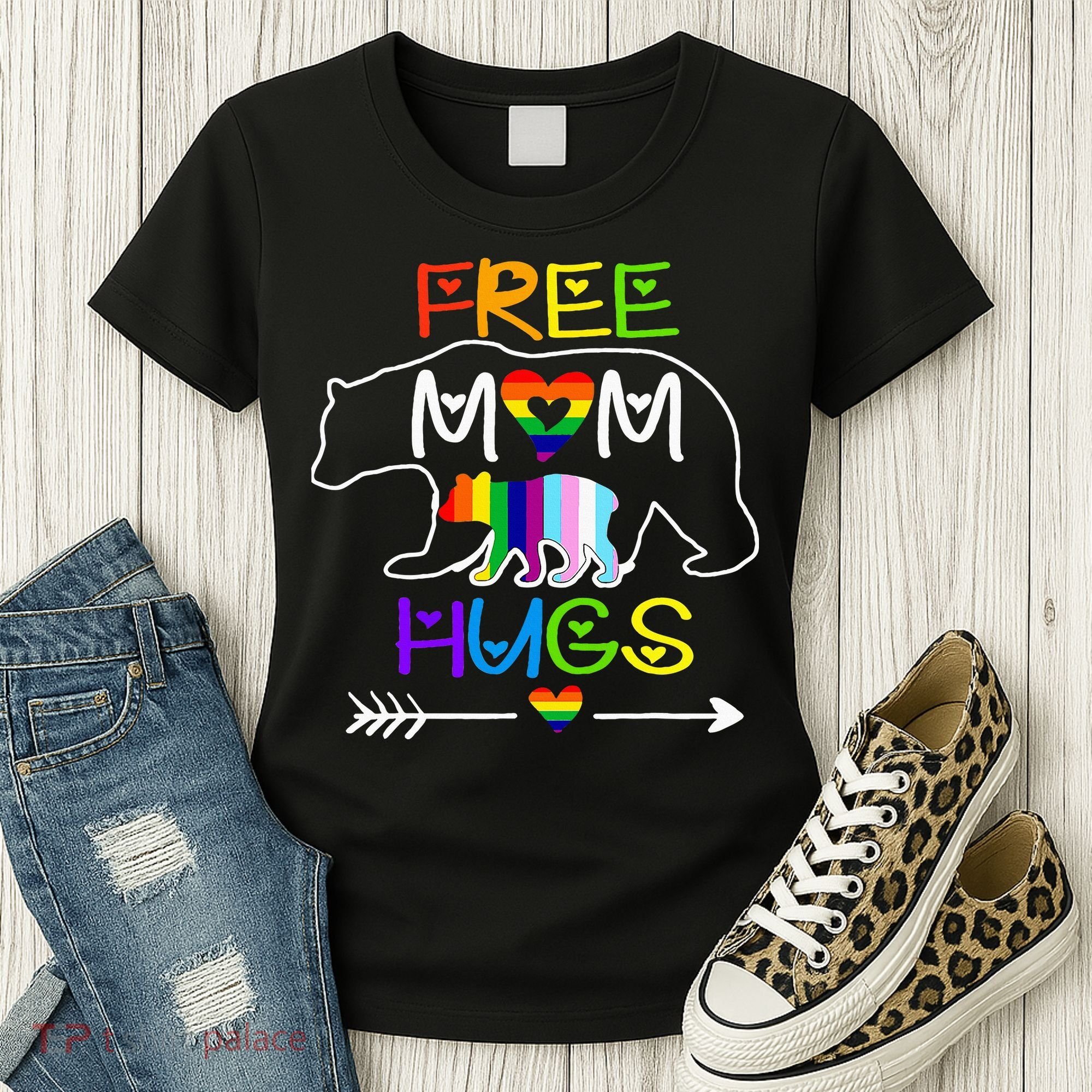 Lgbtq Pride Mama Bear Free Mom Hugs Pride Women's T-Shirt