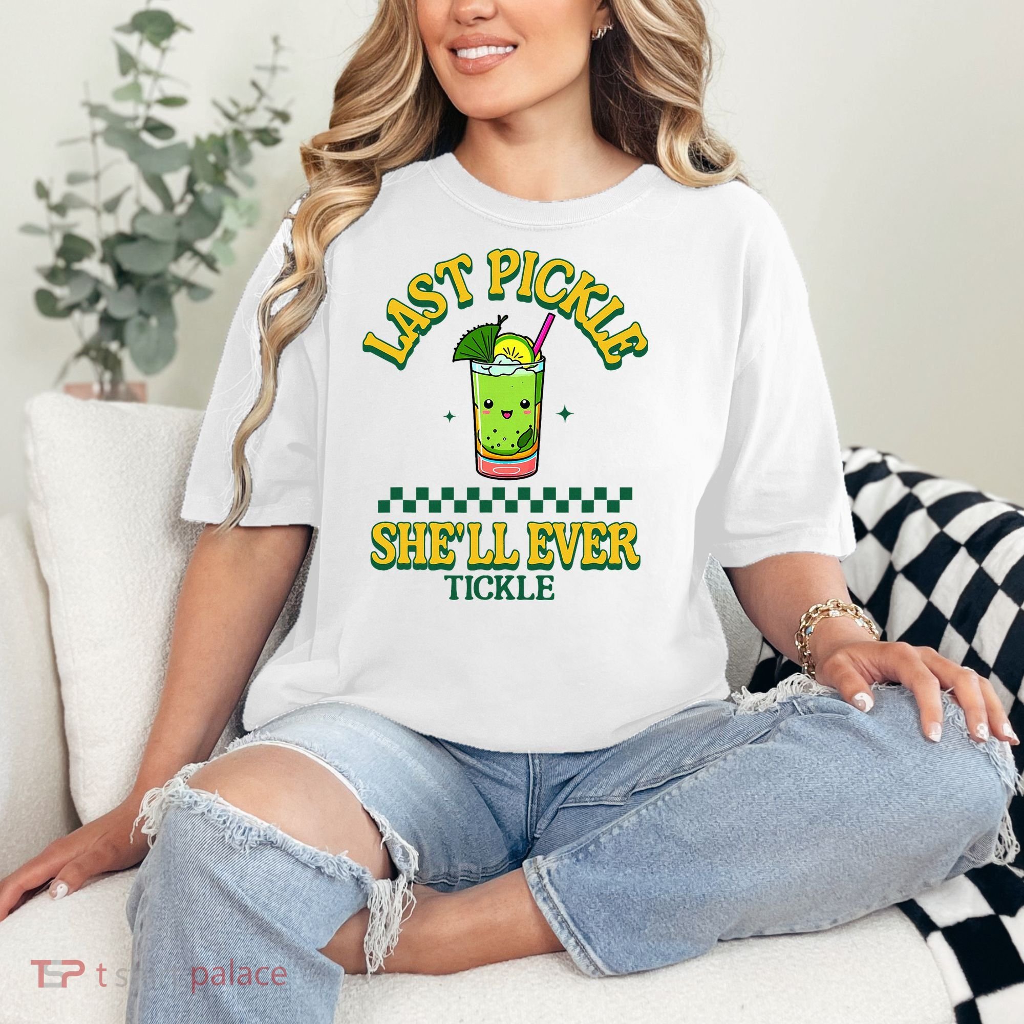 Last Pickle SheLl Ever Tickle Bachelorette Party Comfort Colors T-Shirt