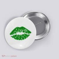 Lucky St Patrick's Day Lips Kiss Button thumb 0