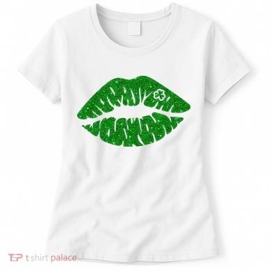 Lucky St Patrick's Day Lips Kiss Women's T-Shirt
