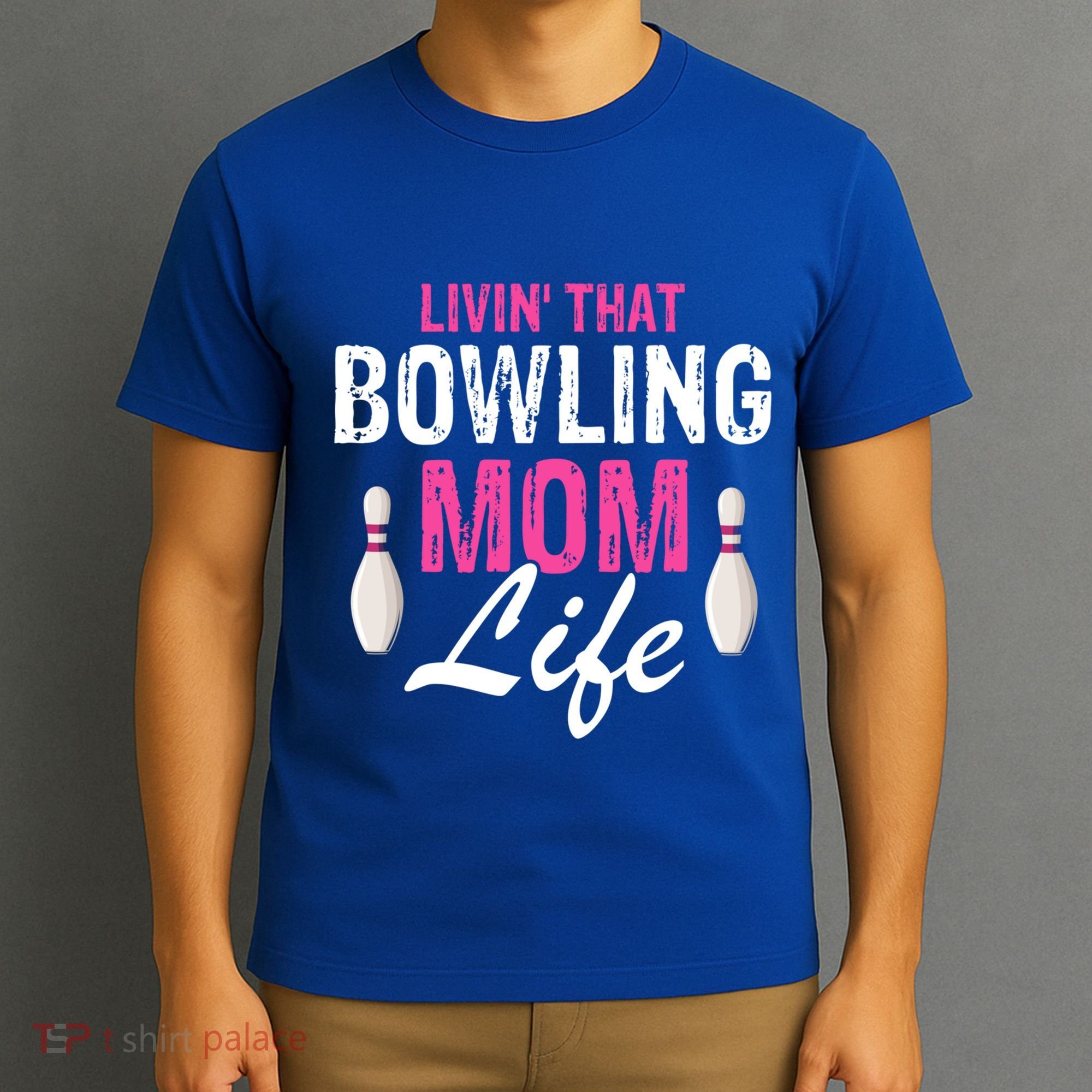 Livin That Bowling Mom Life Cool Retro Cool Gift Present Gift T-Shirt