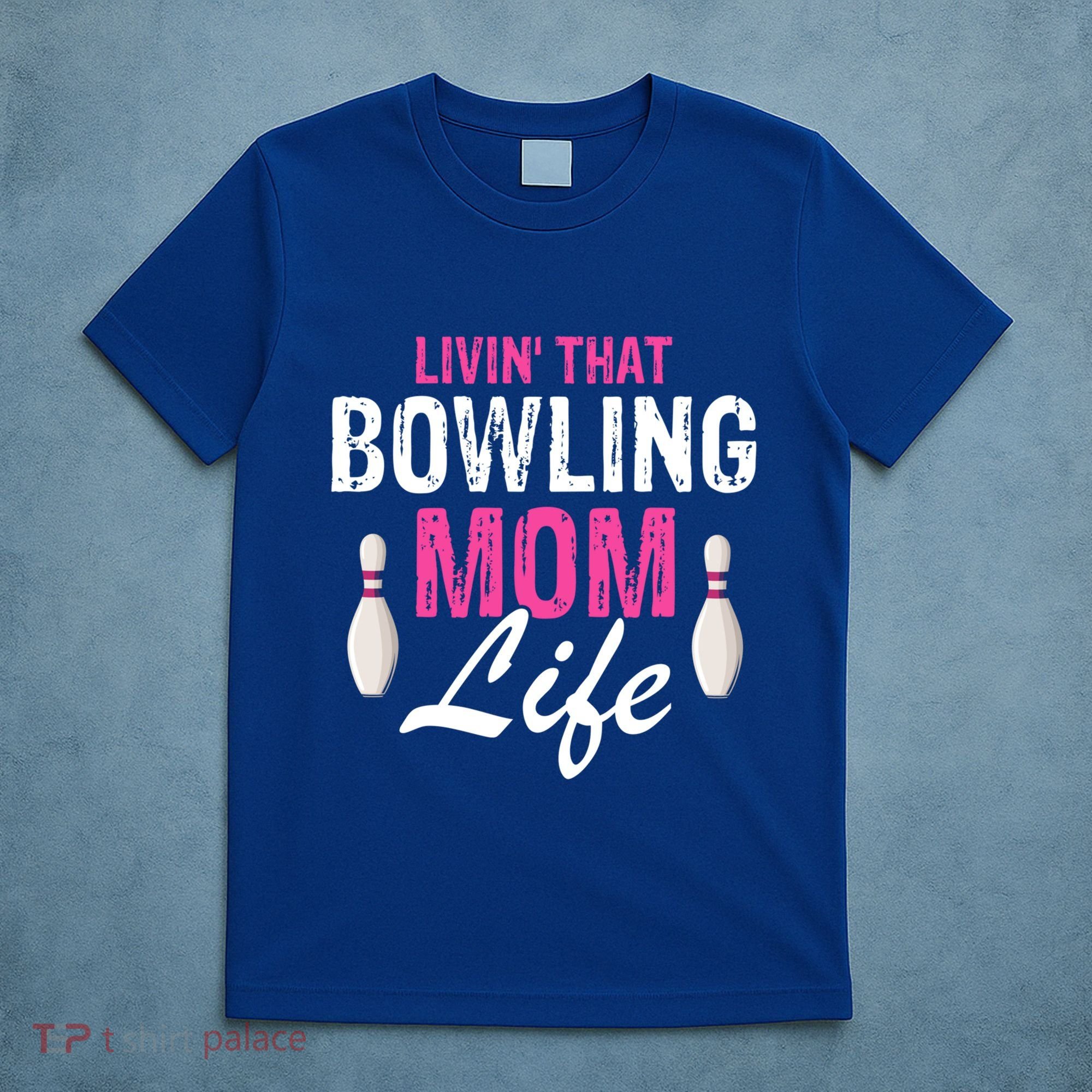 Livin That Bowling Mom Life Cool Retro Cool Gift Present Gift T-Shirt