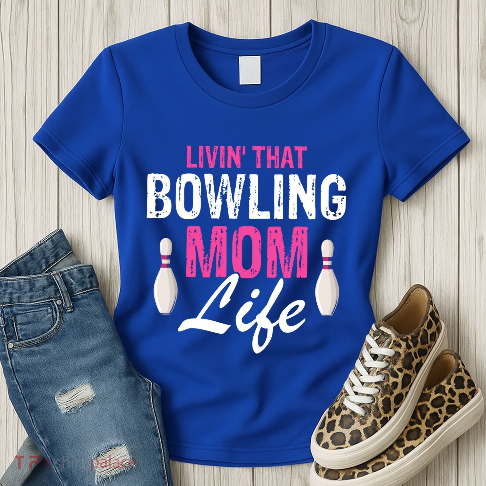 Livin That Bowling Mom Life Cool Retro Cool Gift Present Gift Women's T-Shirt