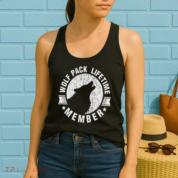 Lifetime Wolf Pack Member Distressed Howling Women's Tank Top
