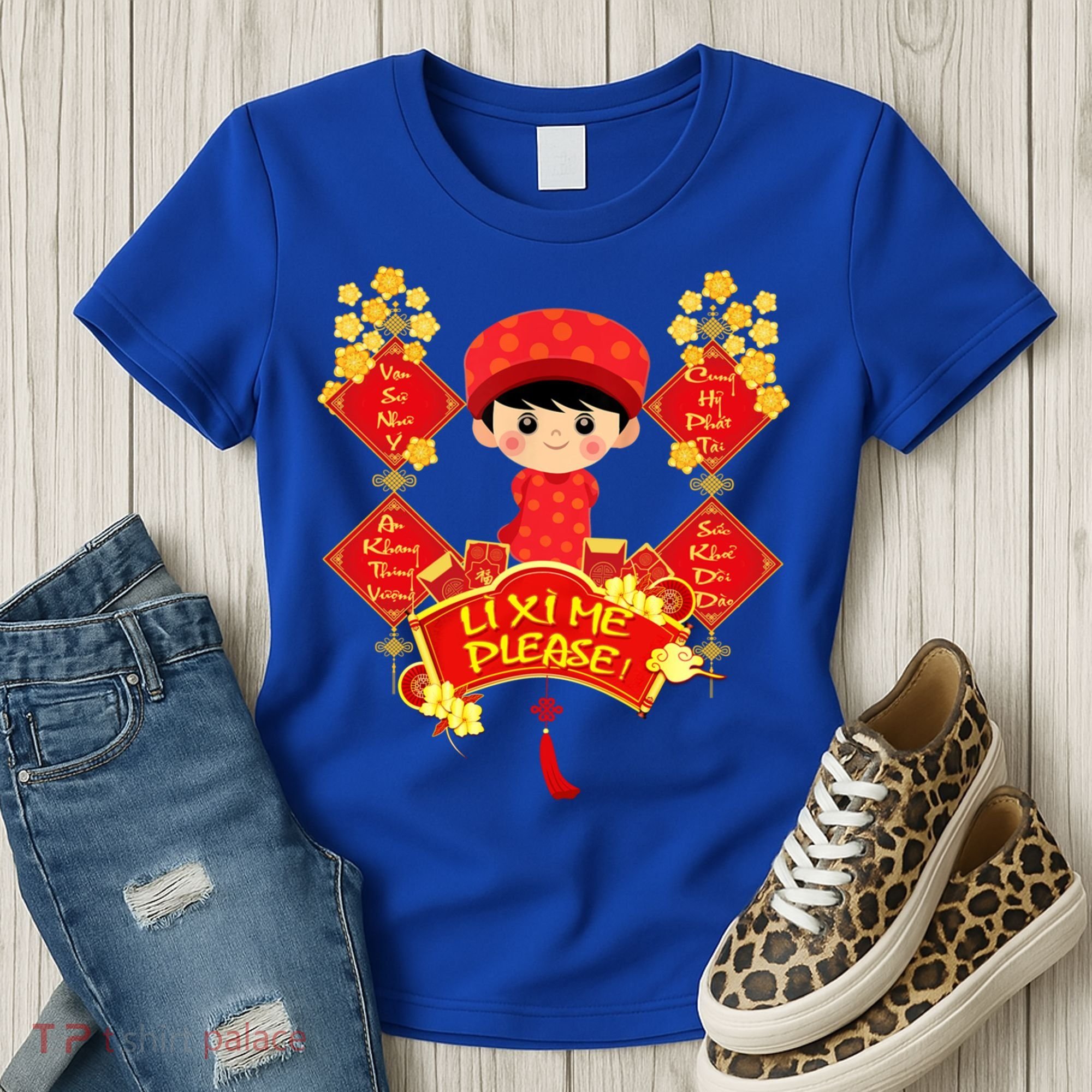 Li Xi Me Please Vietnamese Red Cute Ao Dai Flowers Great Gift Women's T-Shirt